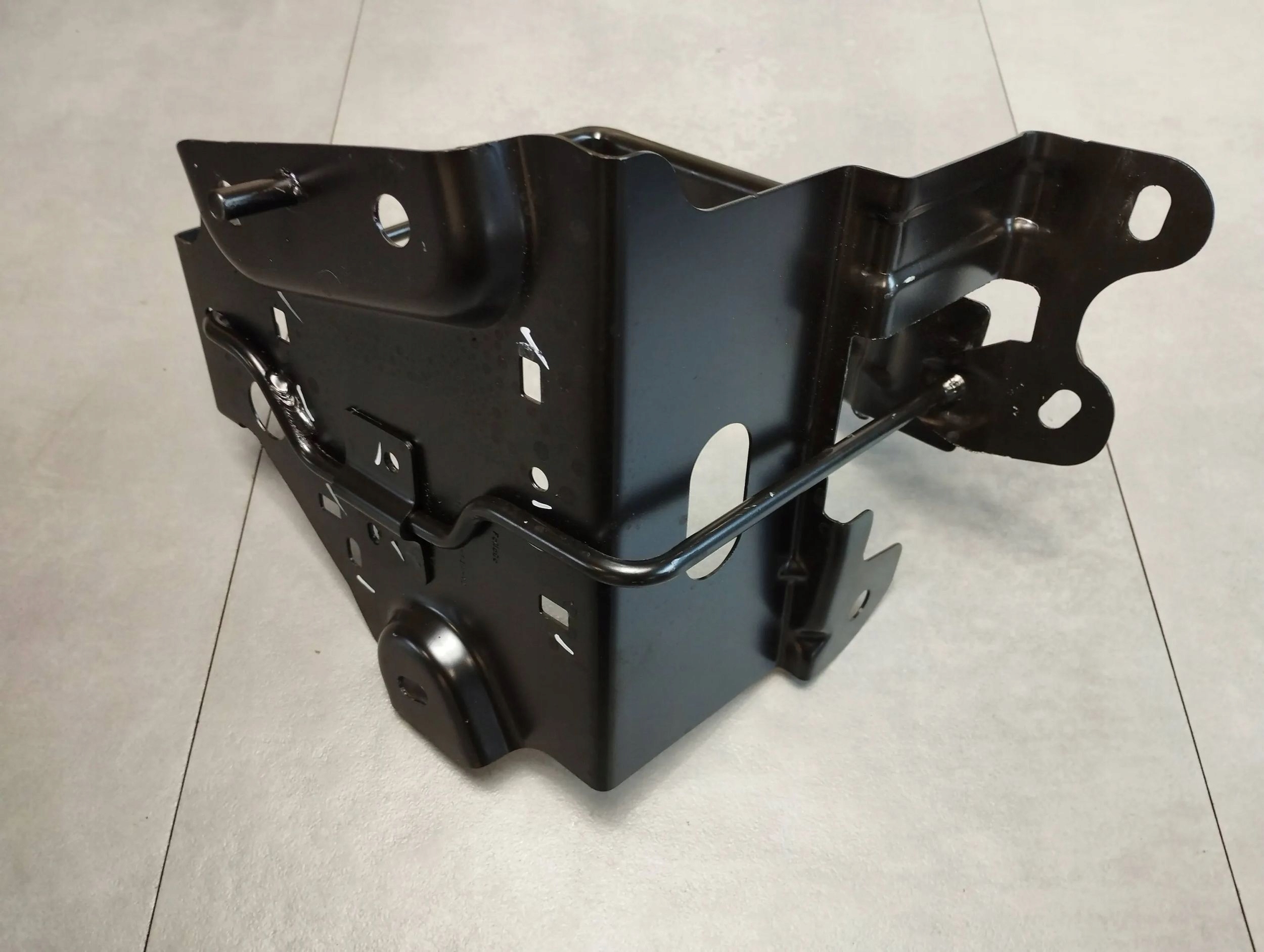 Volkswagen Amarok II staffa per batteria MB3B10B684GB