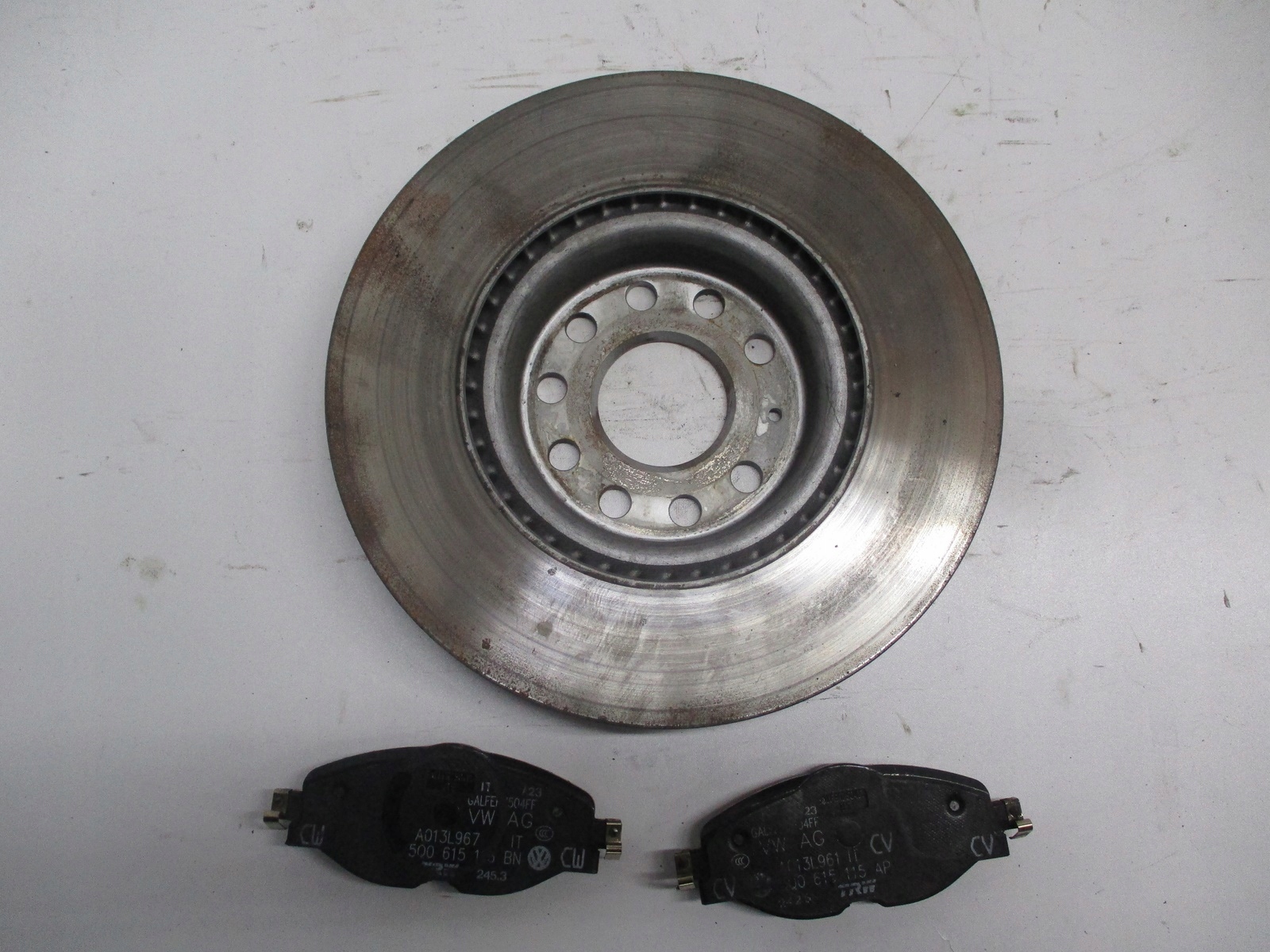 disc discs plates AUDI A3 8V0 1.8i 5Q0815301F