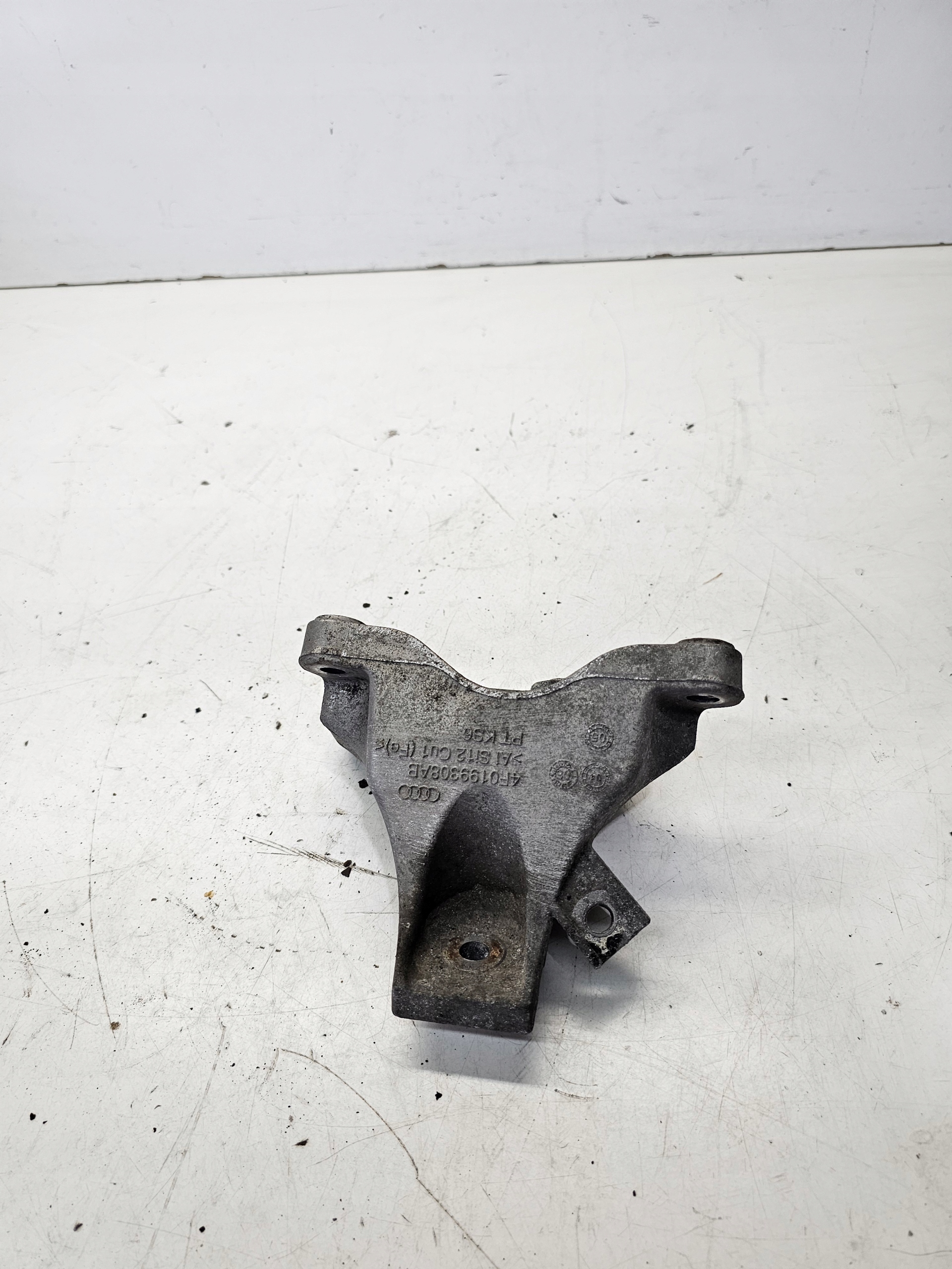 engine supporting mount AUDI A6 C6 4F0199308AB