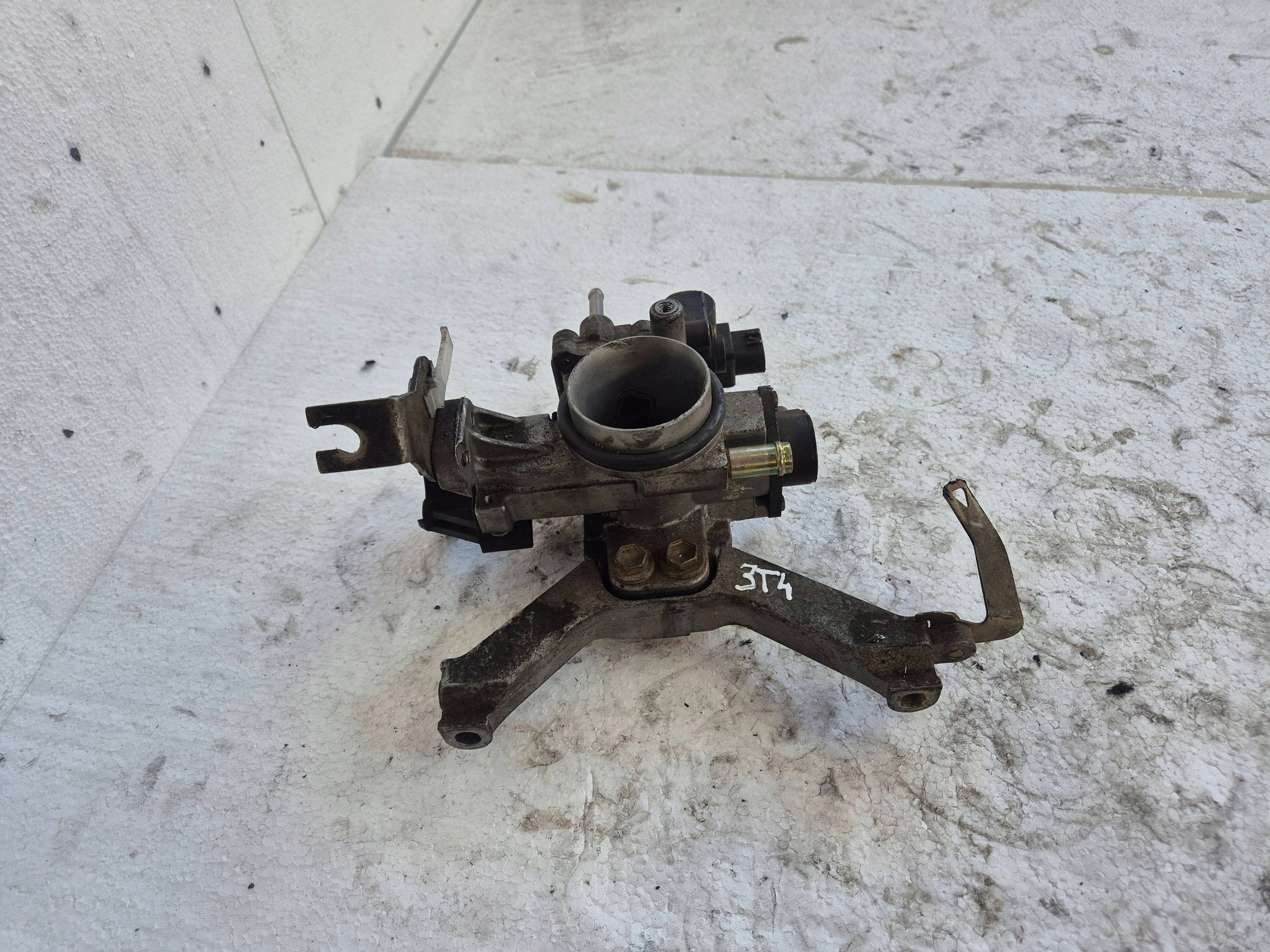 Valvola a farfalla 22210-03010 Toyota Yaris e 1.3i 00