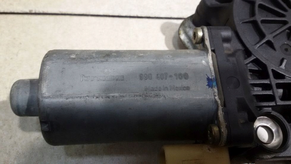 window regulator left front MERCEDES ML W163 990407100