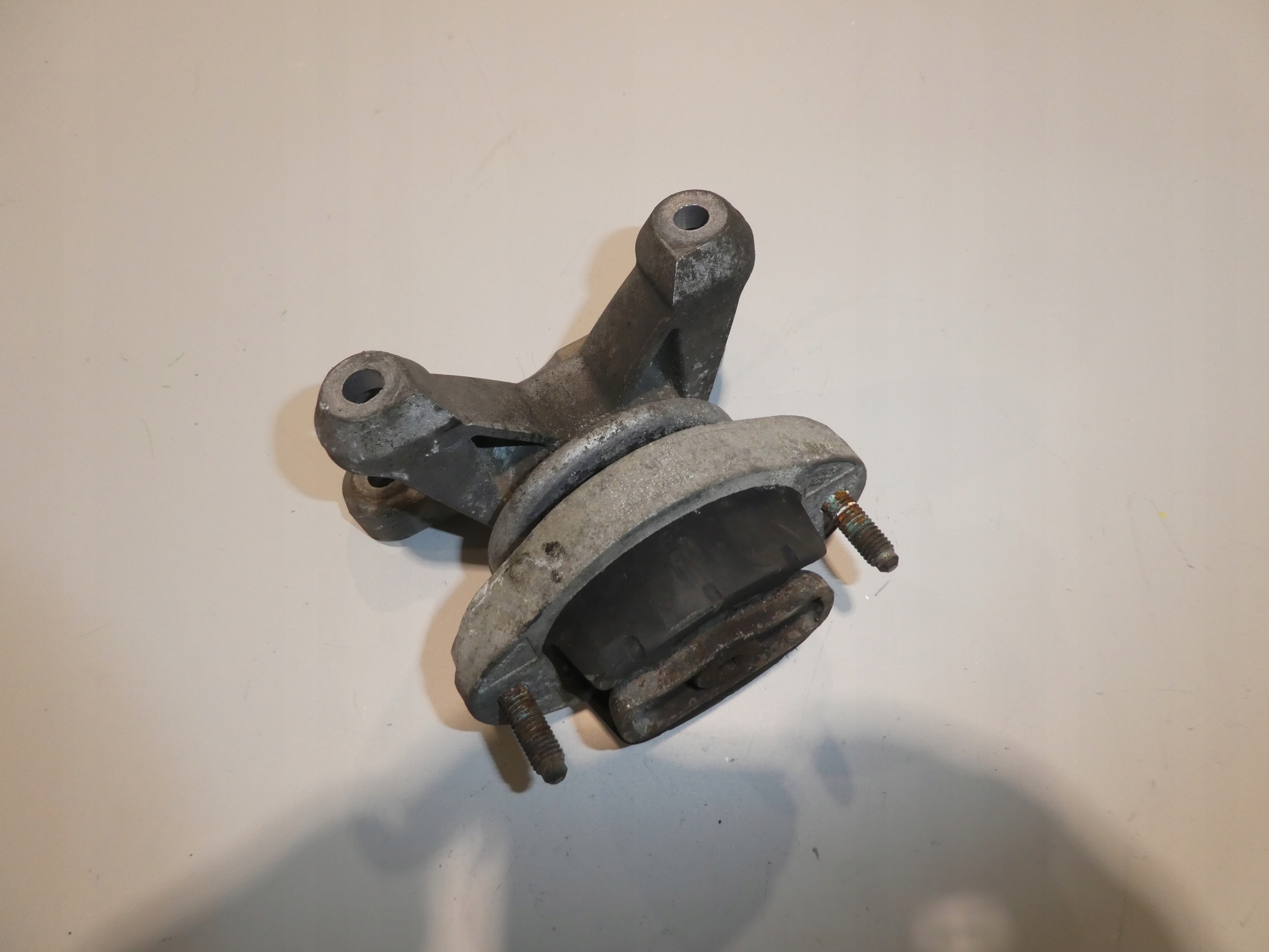 AUDI A4 B6 B7 holder gearbox mounting 8E0399115F
