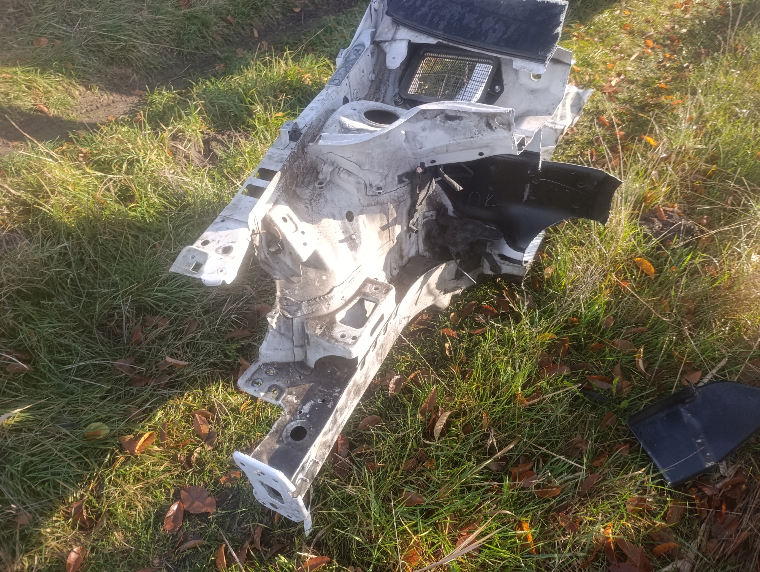 quarter right front Volkswagen Jetta VI LB9A