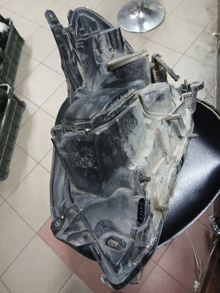 REFLEKTOR right OPEL ASTRA H XENON