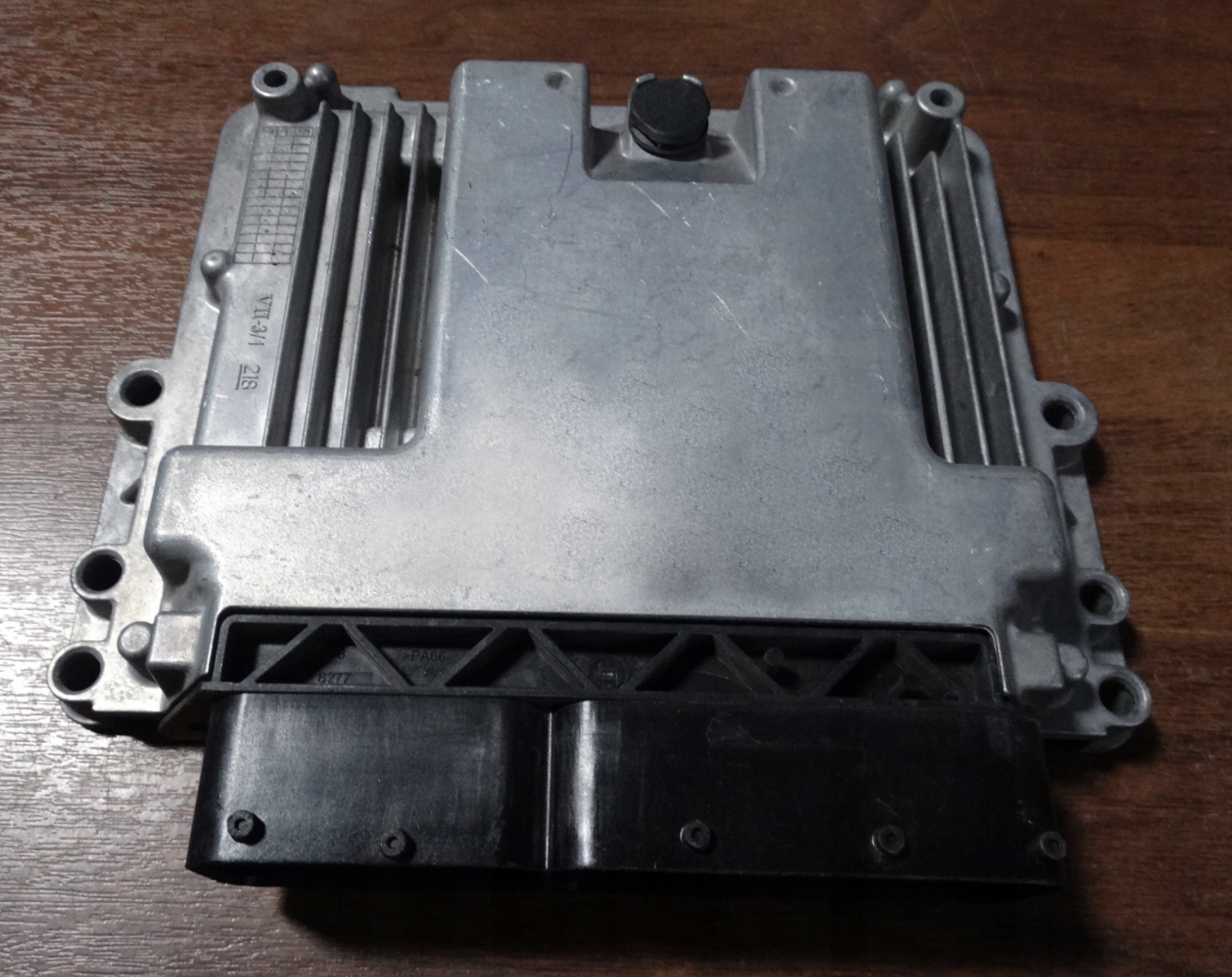 IDEALNY control unit of the engine MASERATI LEVANTE 3.0D 1 9
