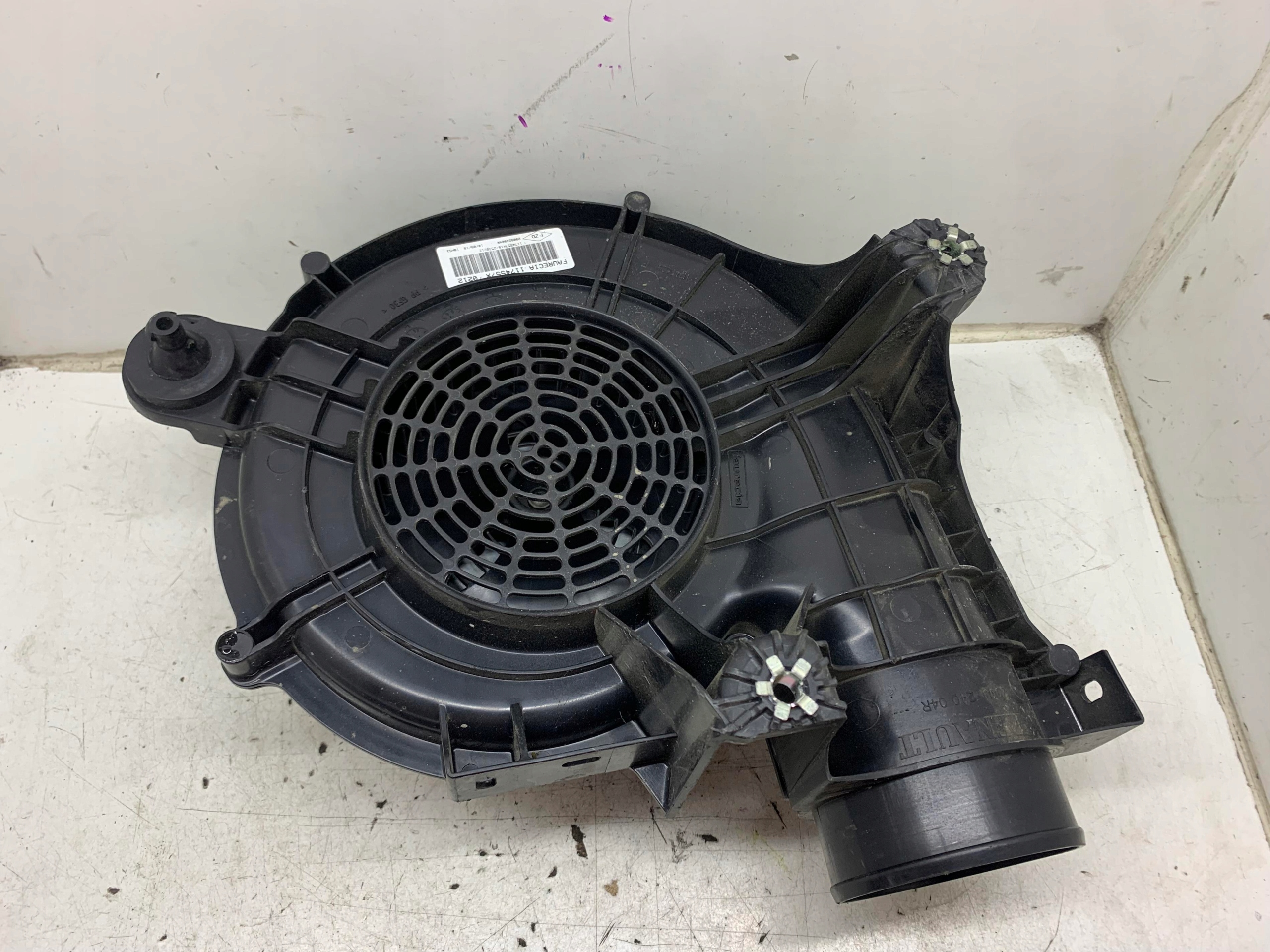 ventilátor tOPENÍ MOTORU 290924004R RENAULT ZOE 12-24