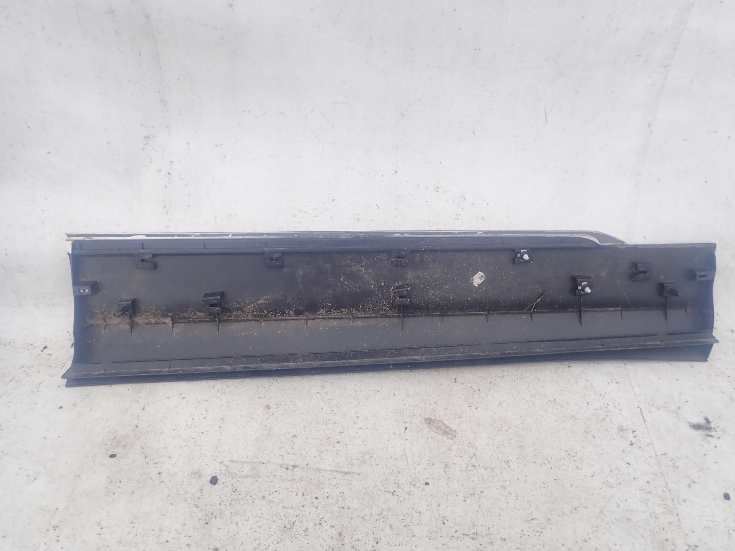 VW TIGUAN II 5NA moulding door left front