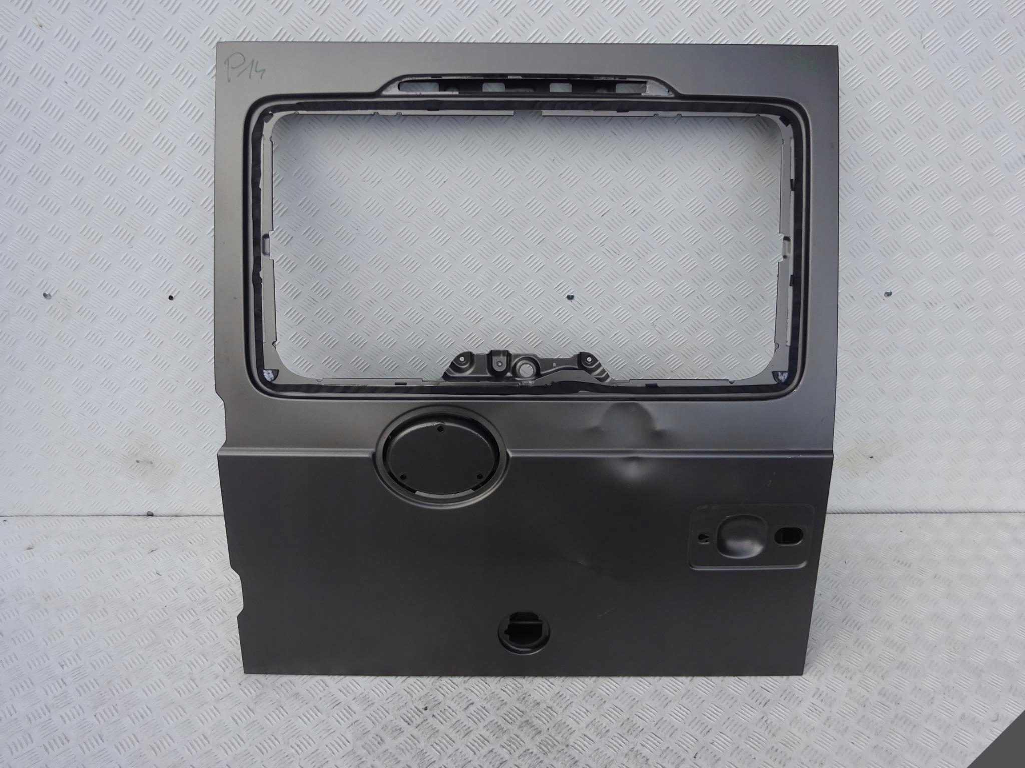 MERCEDES G-KLASA W463 LIFT 18- DRZWI BAGAŻNIK TYŁ