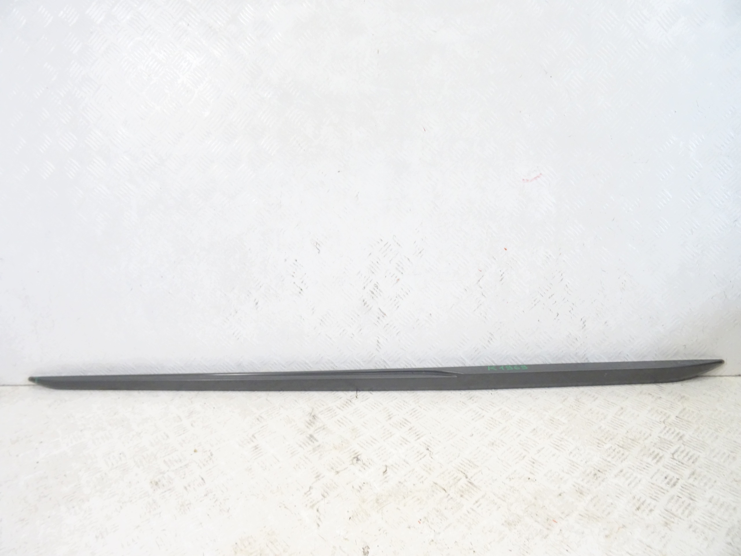moulding left threshold AUDI A1 II S-LINE 82A853931A