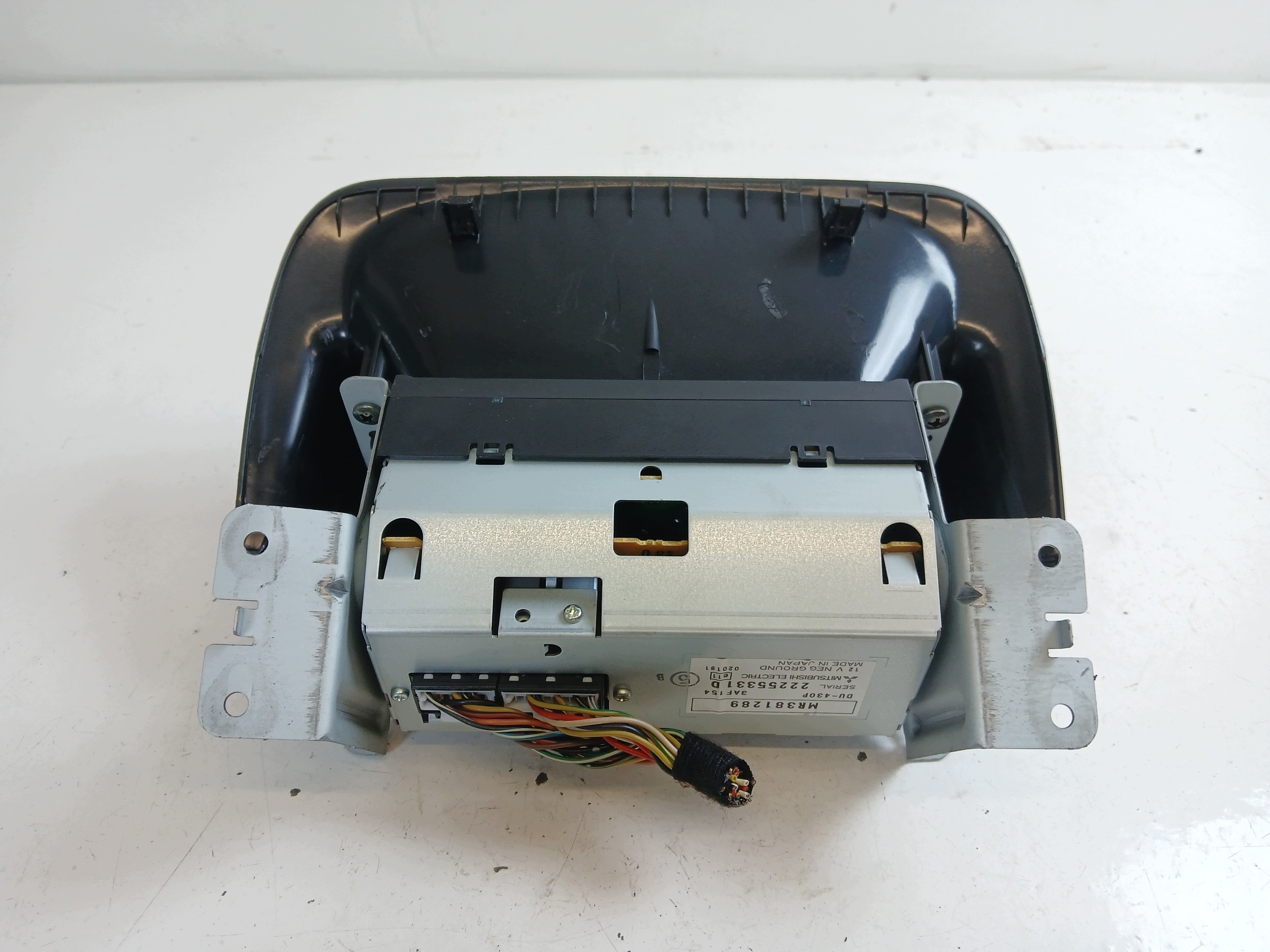 MITSUBISHI SPACE STAR and display clock EKRAN MR381289