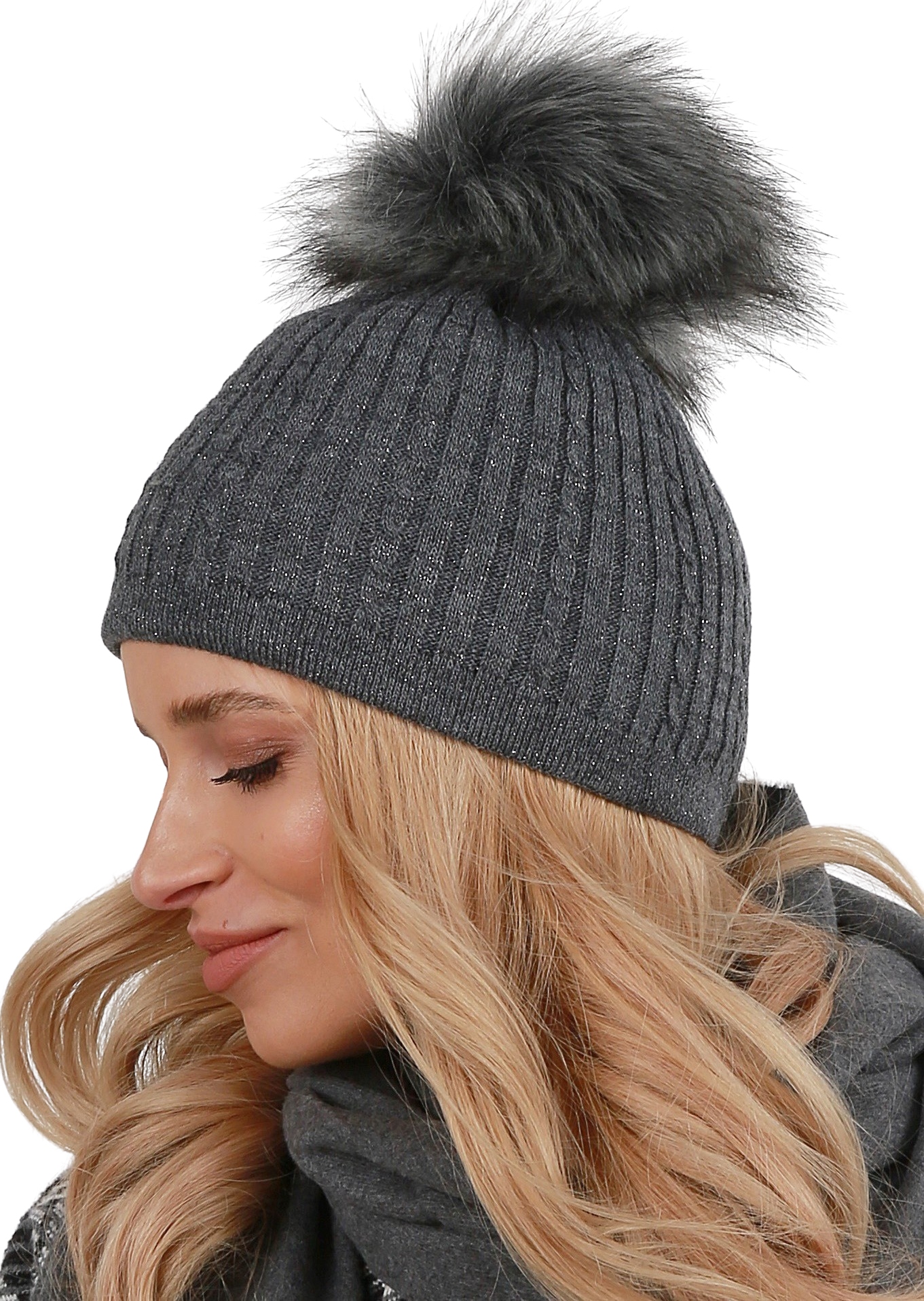 

Ciepła Czapka damska pompon Grafit V19