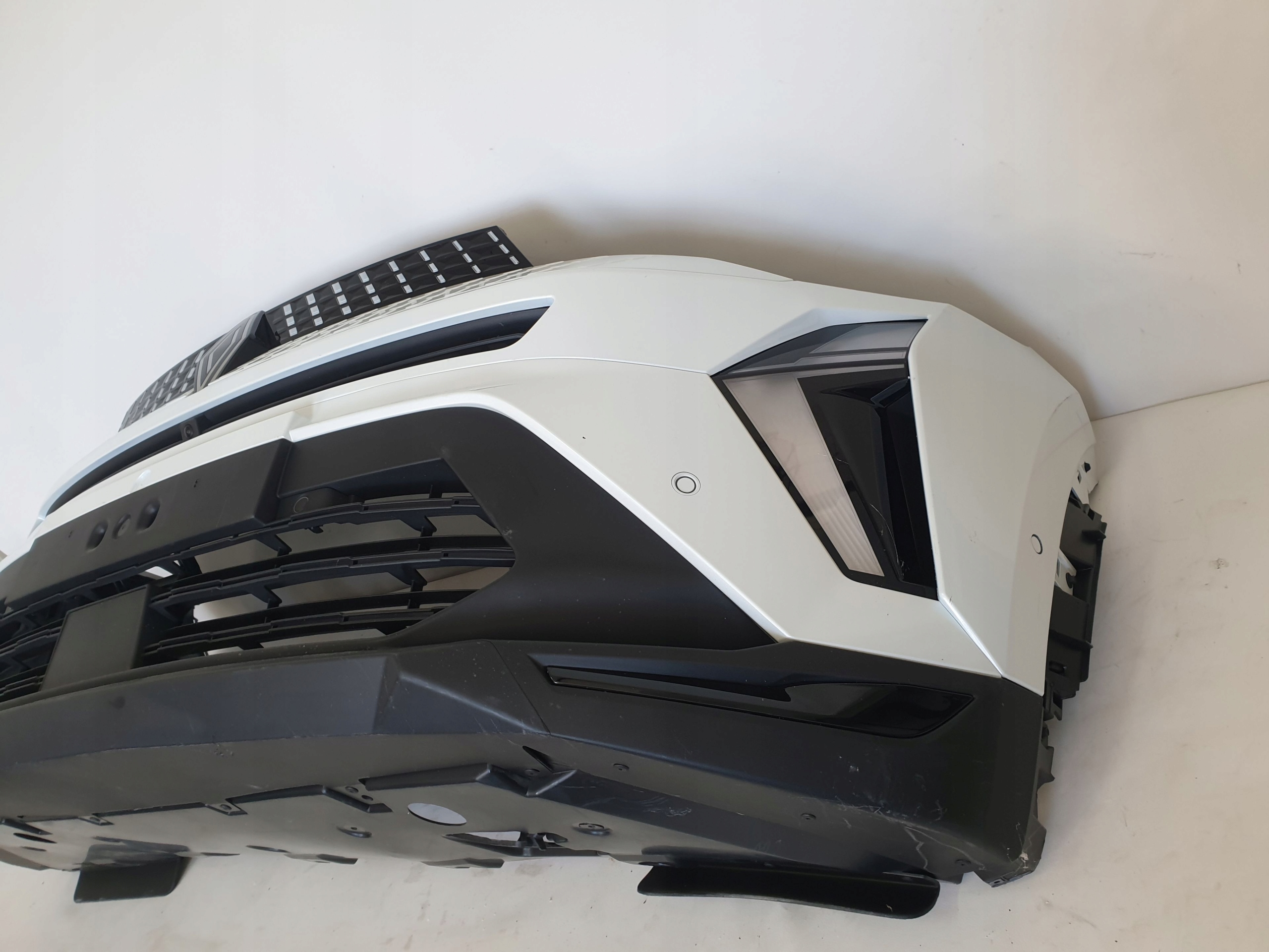 RENAULT CAPTUR II LIFT 24-> bumper front PDC LED RADAR cover KAMERA