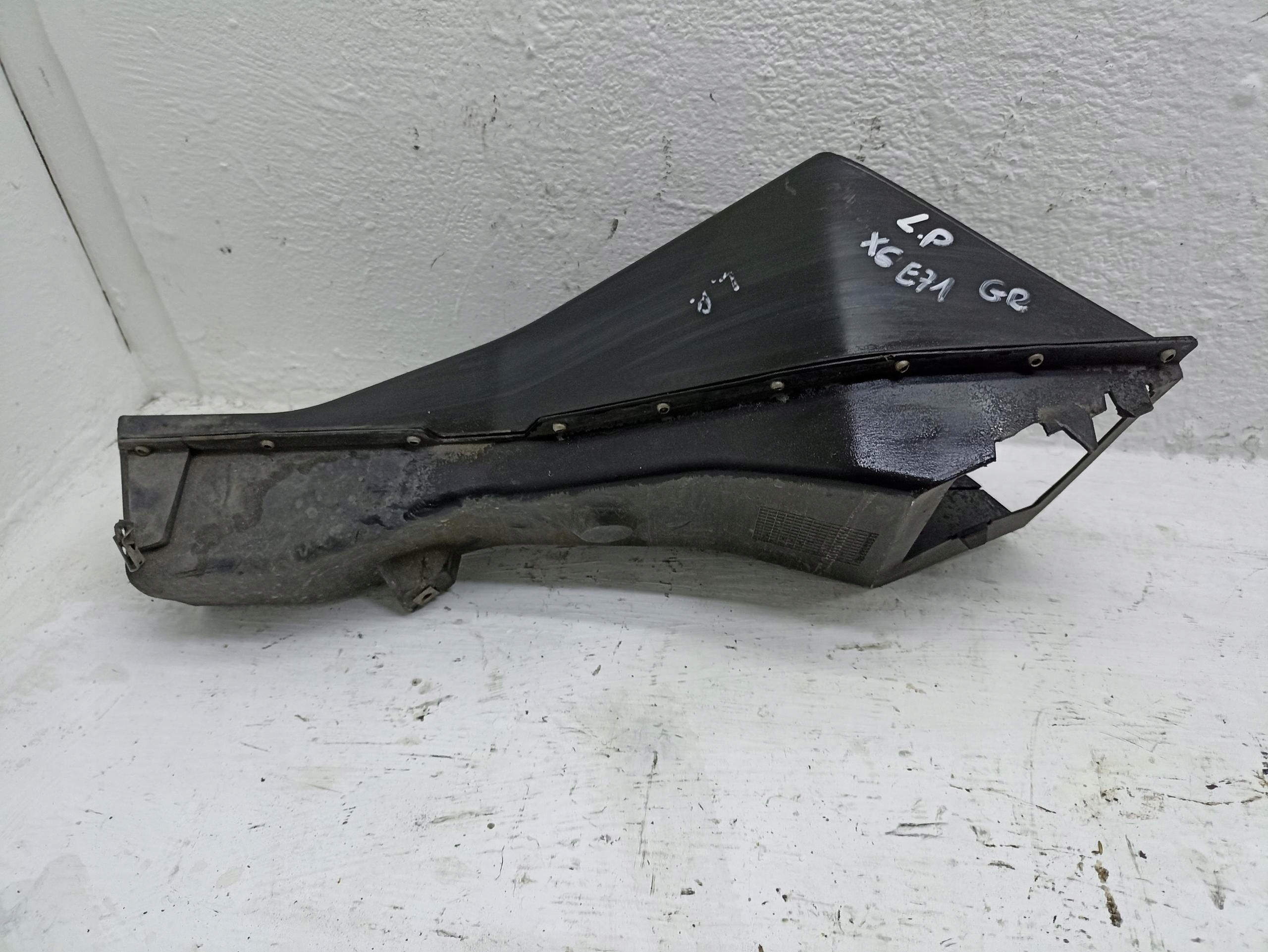 intake air drain left BMW X6 E71 / LCI 2159353