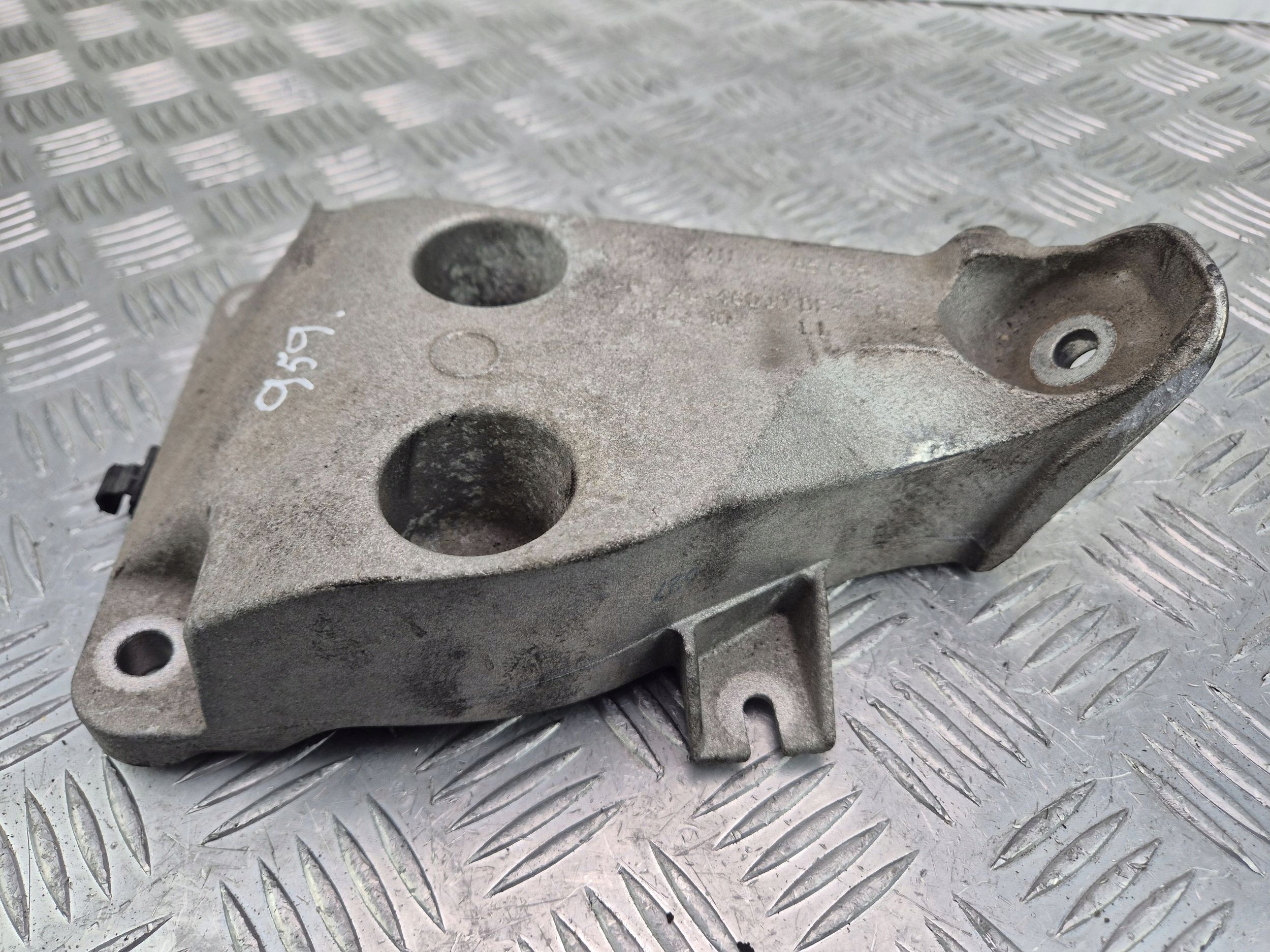 engine mount BMW 5 528i F10 F11 6785695 N20B20A