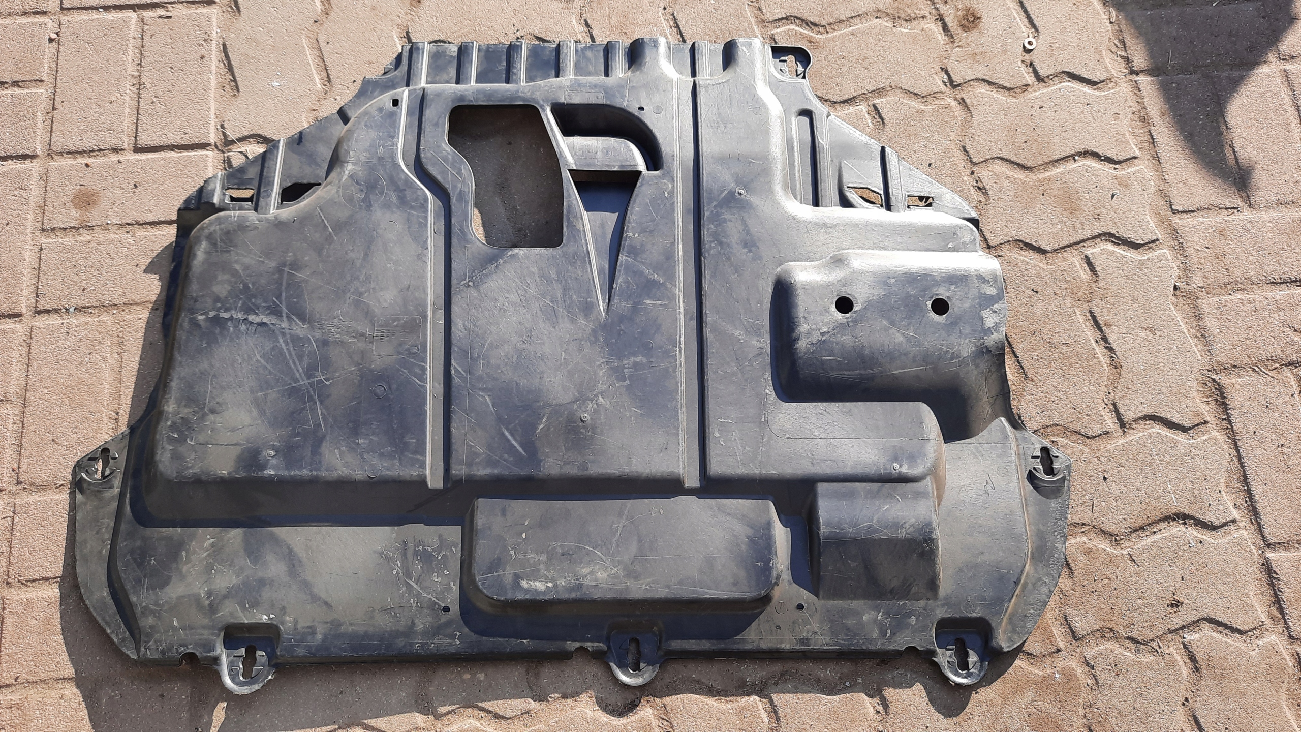 OSŁONA DOLNA POD SILNIK VOLVO S40 V50 Producent części Volvo OE