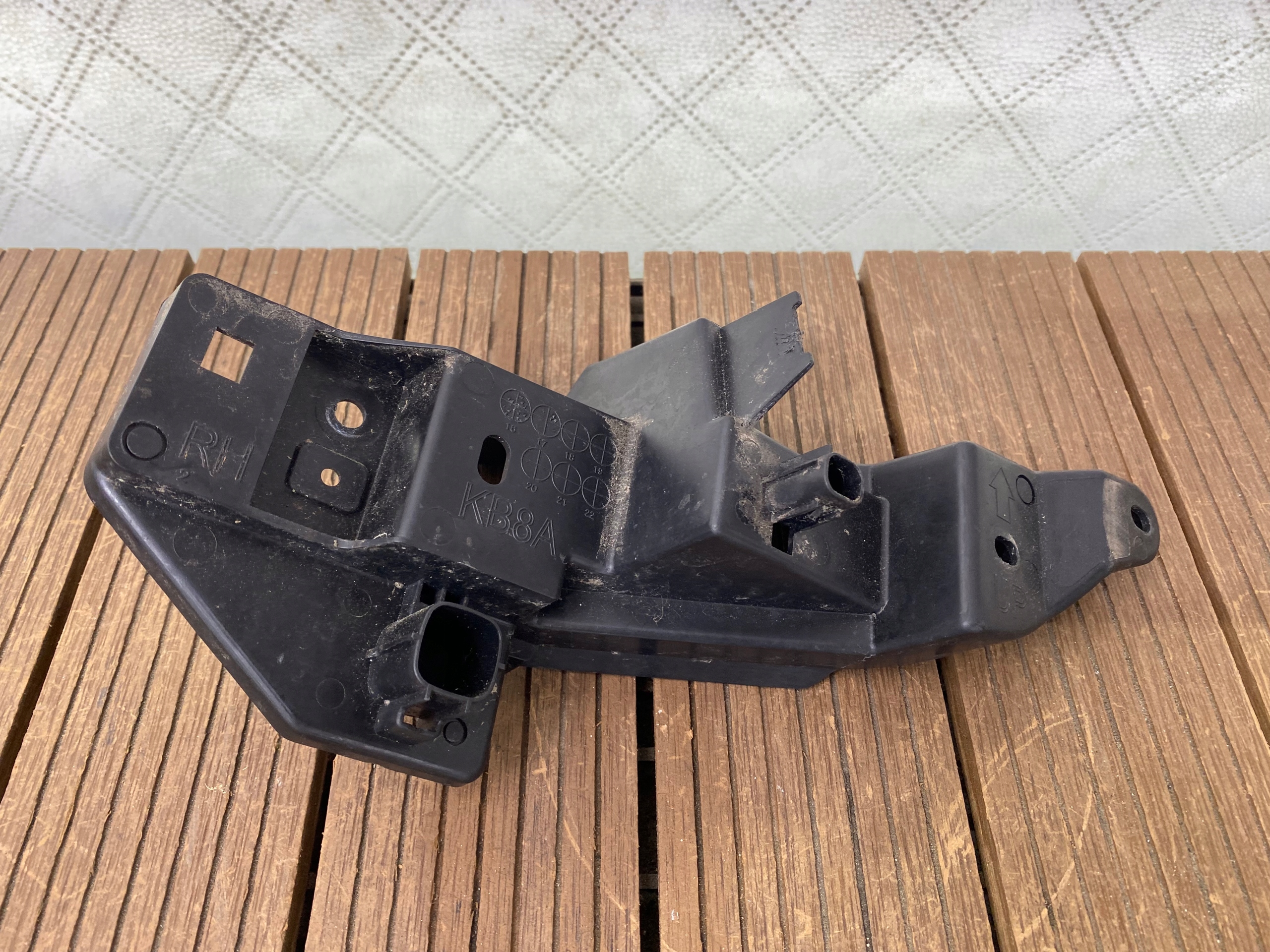 MAZDA CX-5 II KF 17-21 bumper bracket front right KB8A-50C12 OE