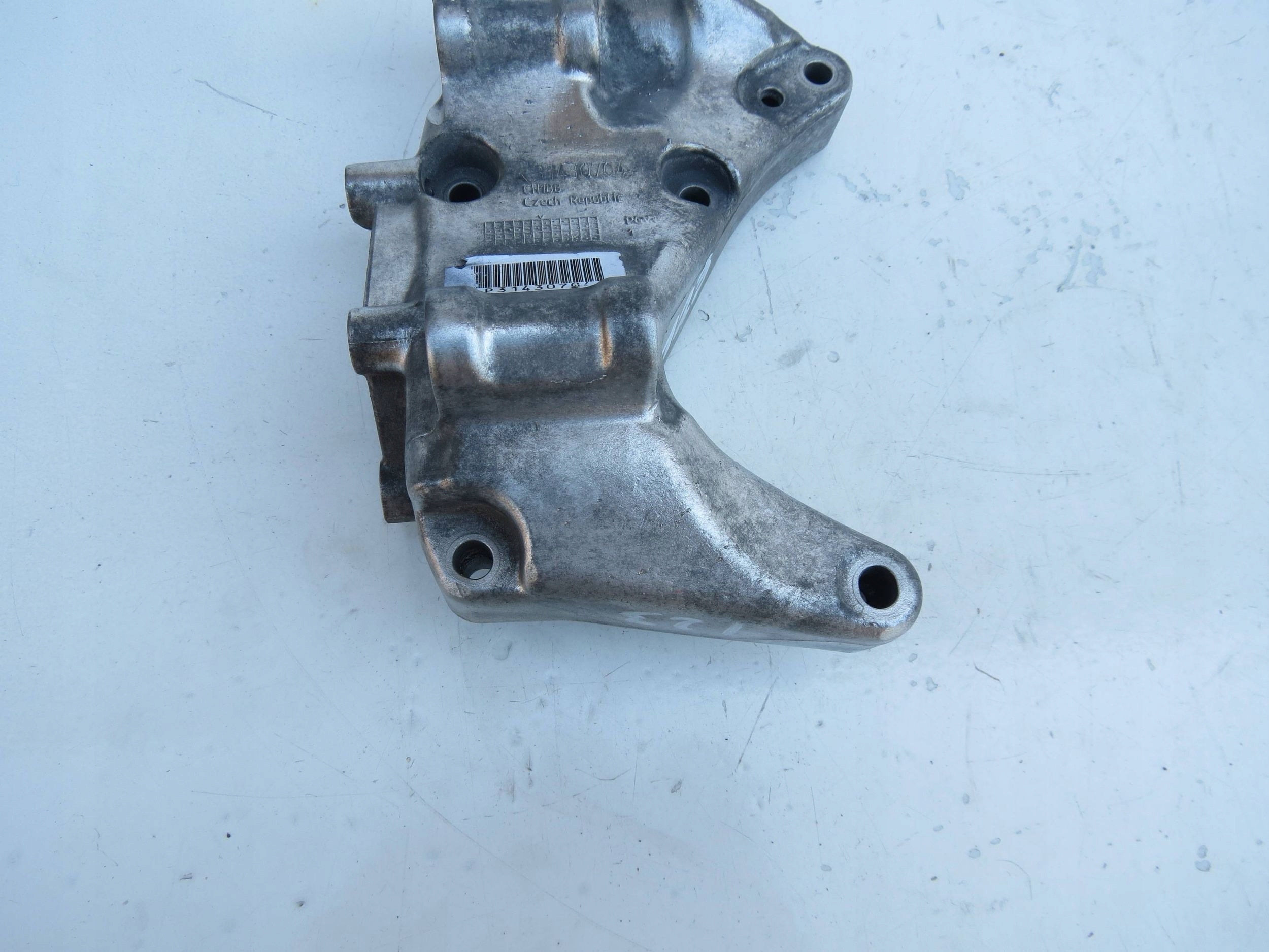Halter ALTERNATORA VOLVO XC60 II 2.0 T6 2017 31430704