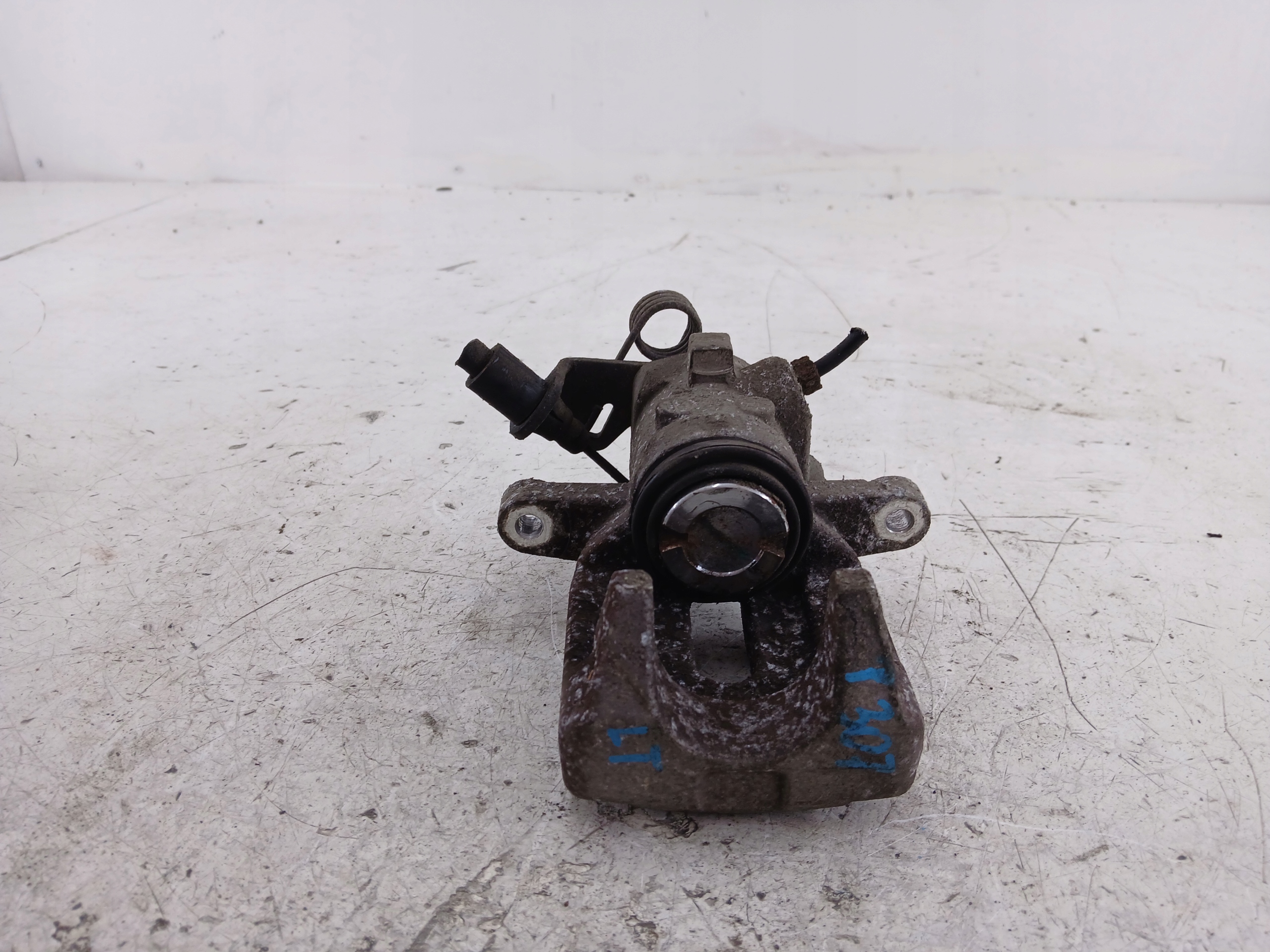 PEUGEOT 307 caliper brake left rear part