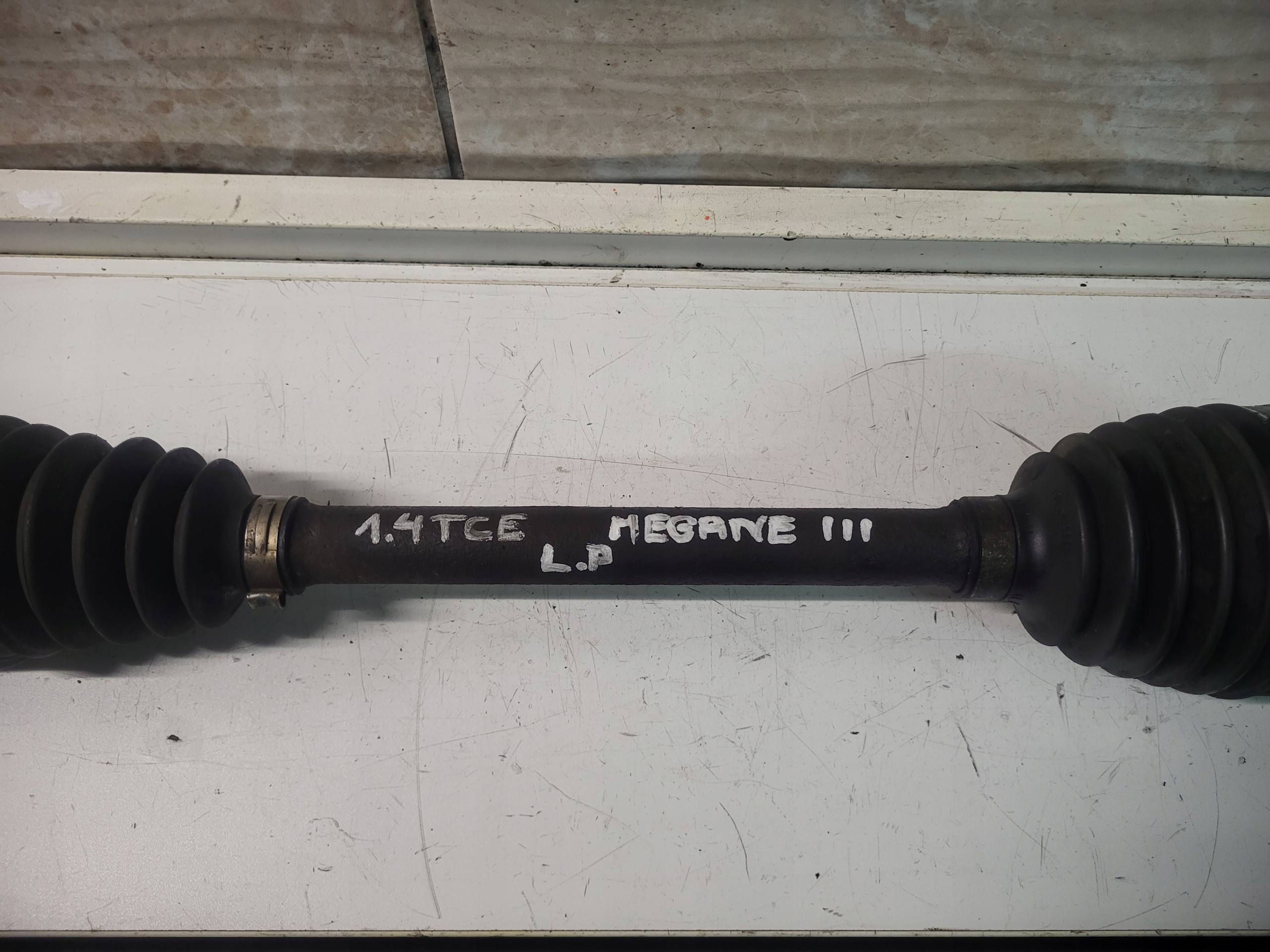 semi-axis left RENAULT MEGANE III 1.4TCE