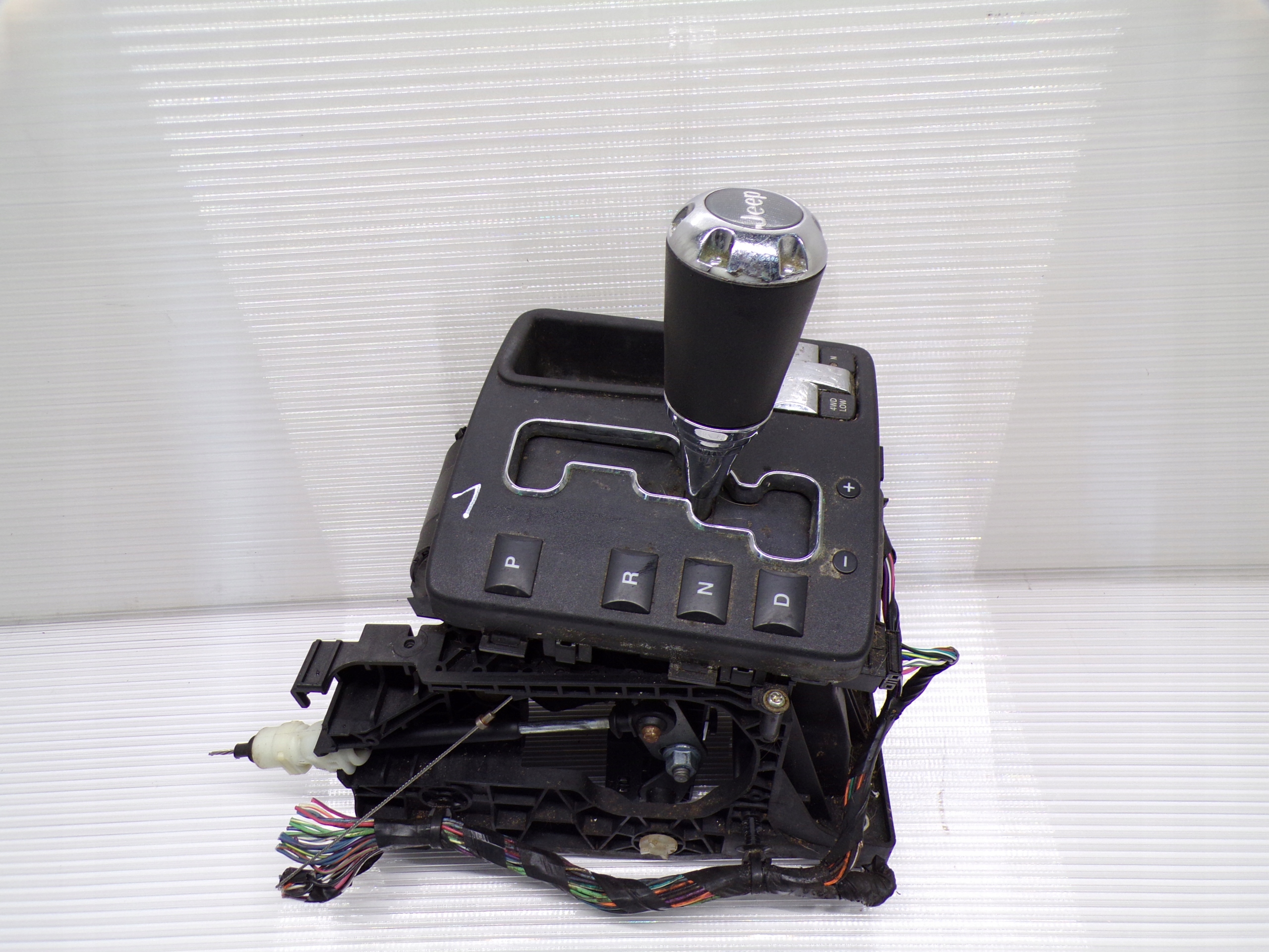 LEWAREK WYBIERAK JEEP GRAND CHEROKEE WK COMMANDER P52124289AC