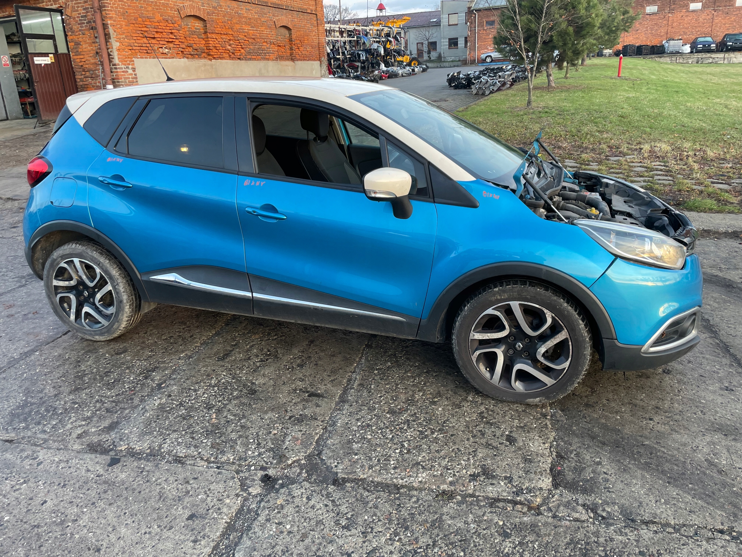DRZWI CAPTUR BIXNV Producent części Renault OE