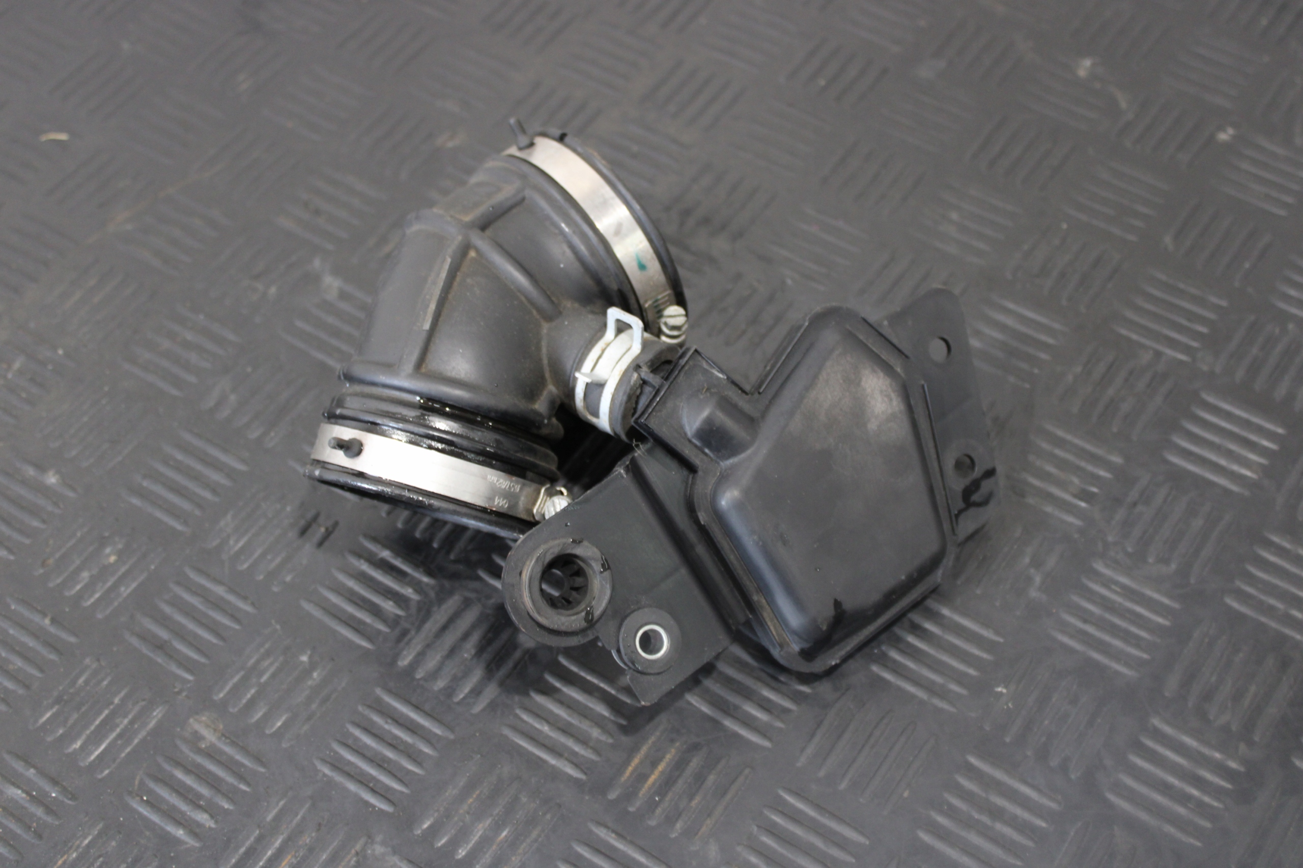 pipe wiring air INFINITI QX70 1BY1C