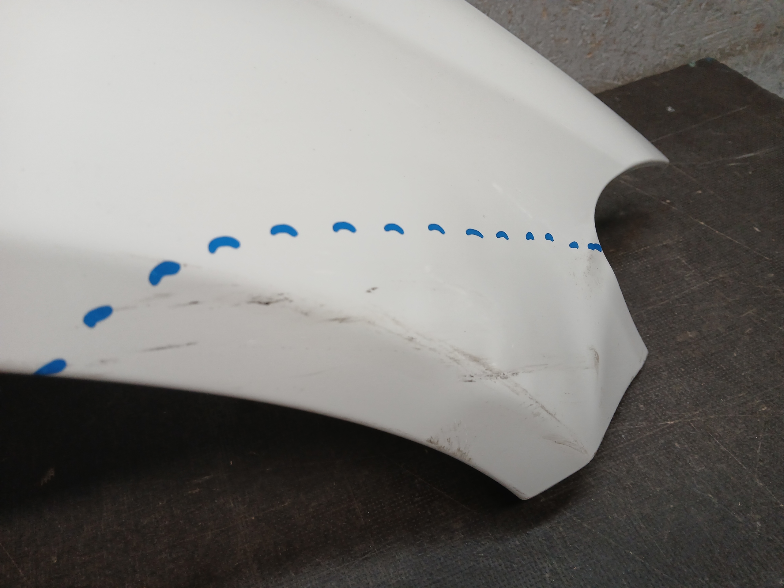 fender front right MERCEDES C KLASA W205