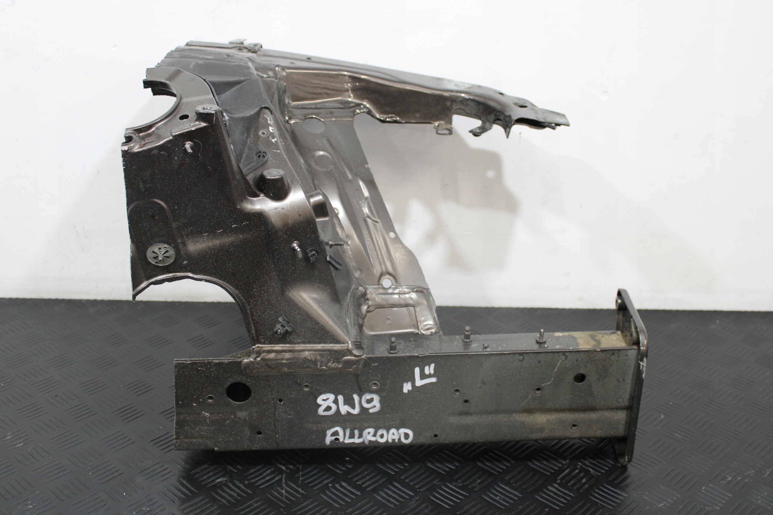 quarter quarter FARTUCH left front AUDI A4 B9 8W0 8W9 ALLROAD