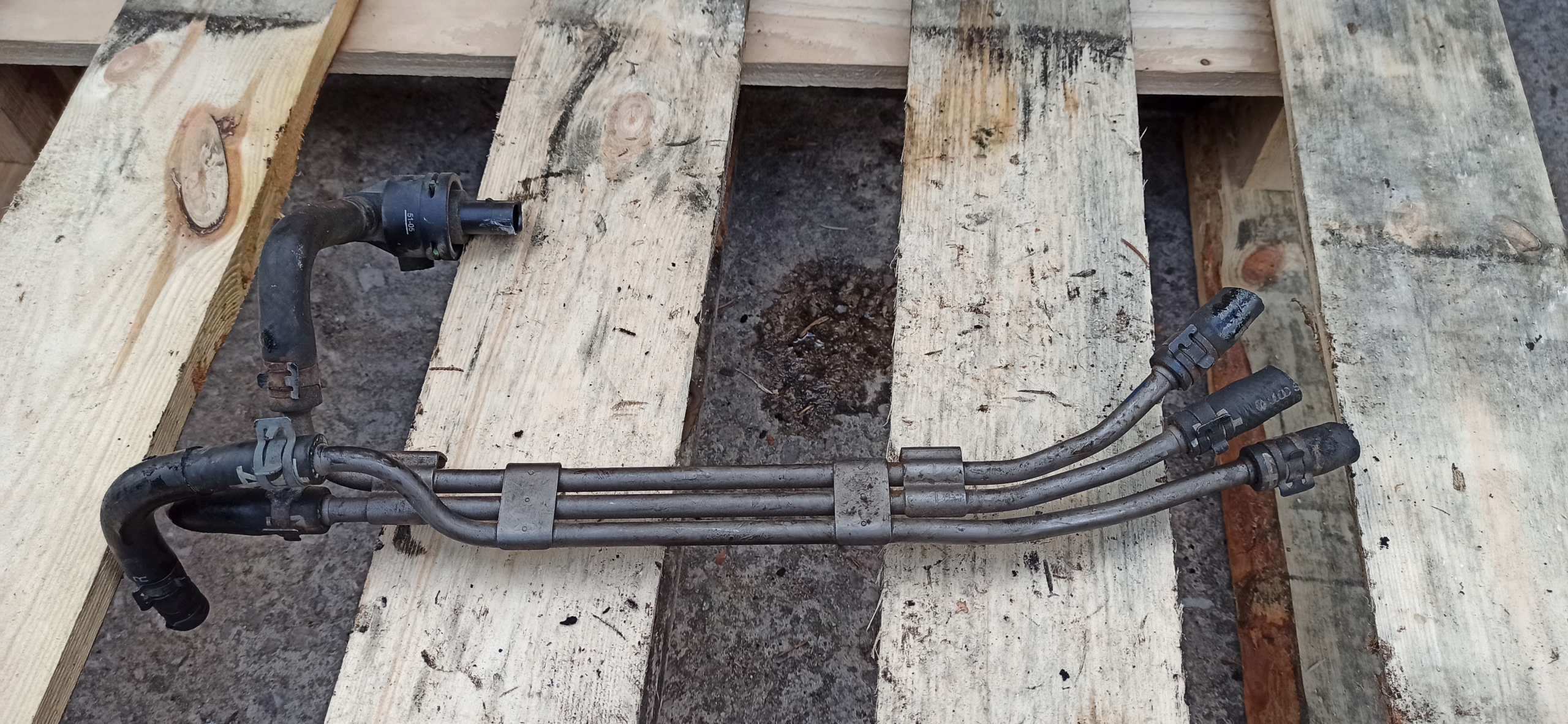 Sensor TEMPERATURY des Kraftstoffsbehälters VW AUDI 038906081B