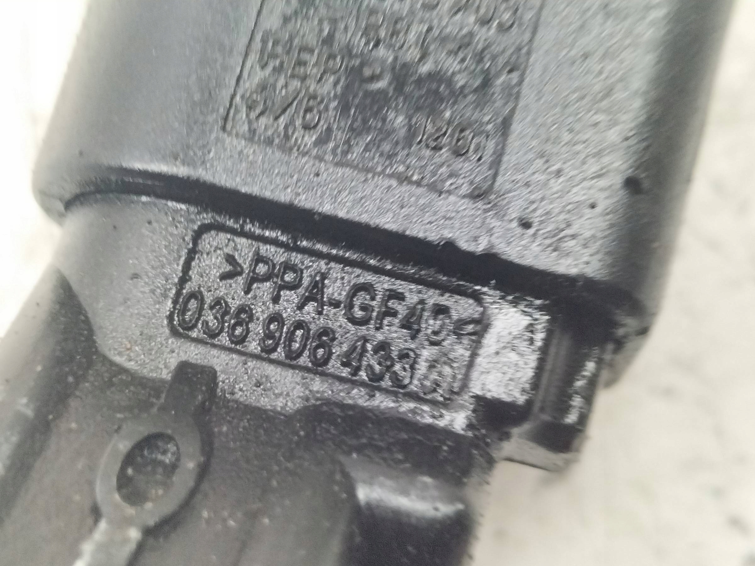 Sensor SENSOR USZCZELNIACZ der Kurbelwelle 038906433A 2.0 D 140KM Audi A3 8P