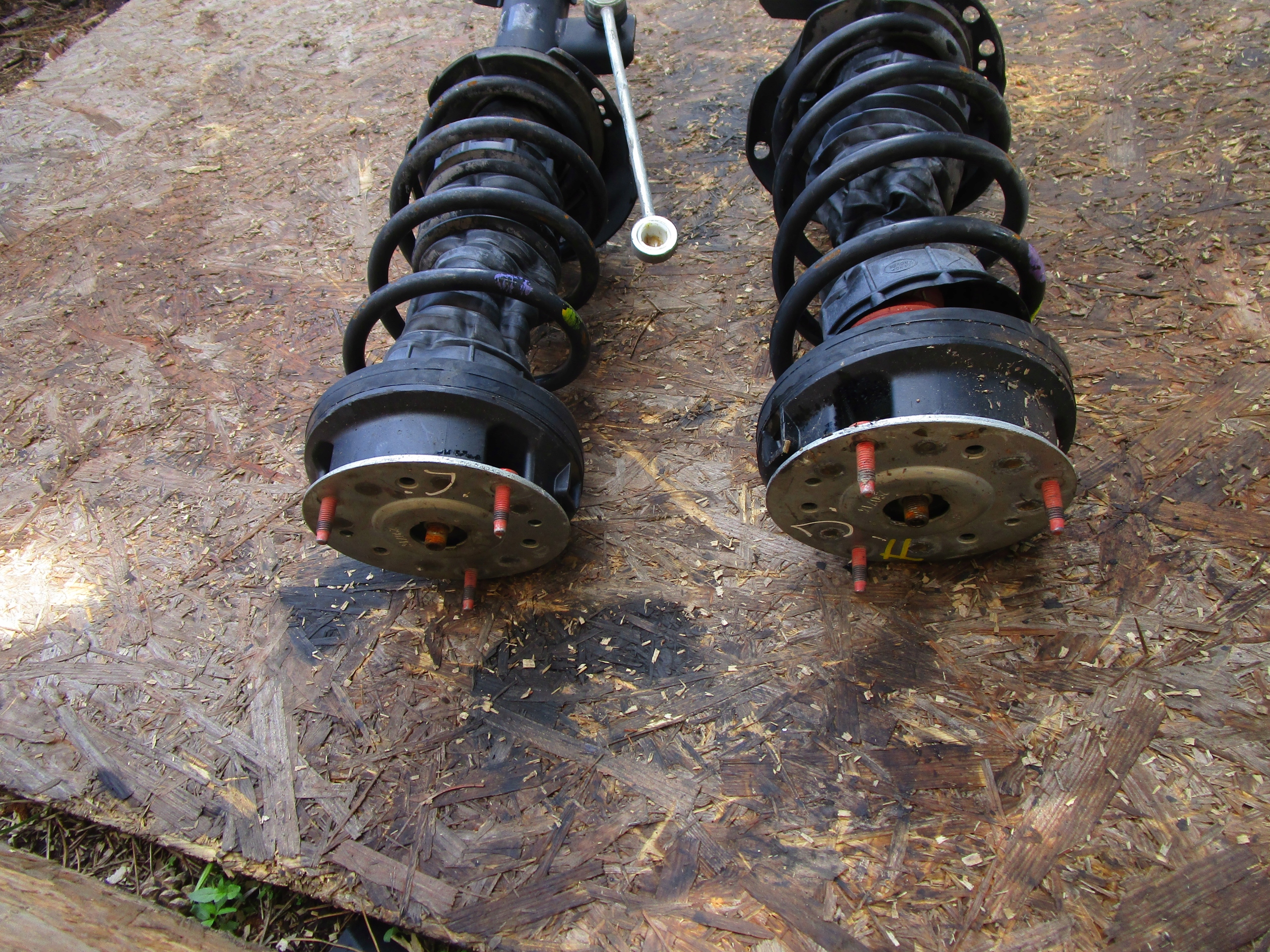 shock absorber rear part right left Range Rover Evoque 12