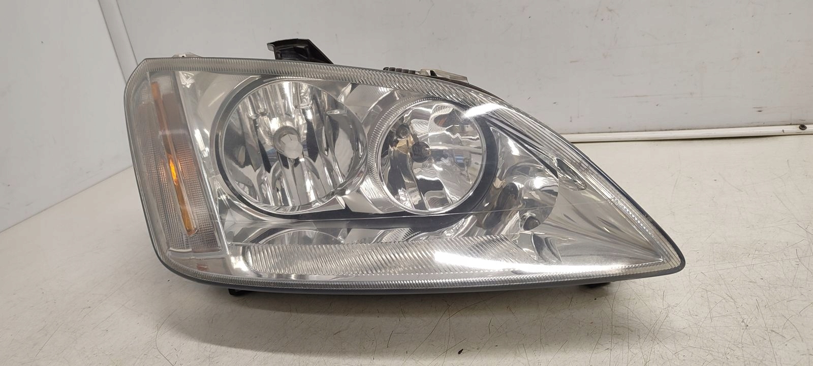 světlo předek přední pravá Ford CMAX