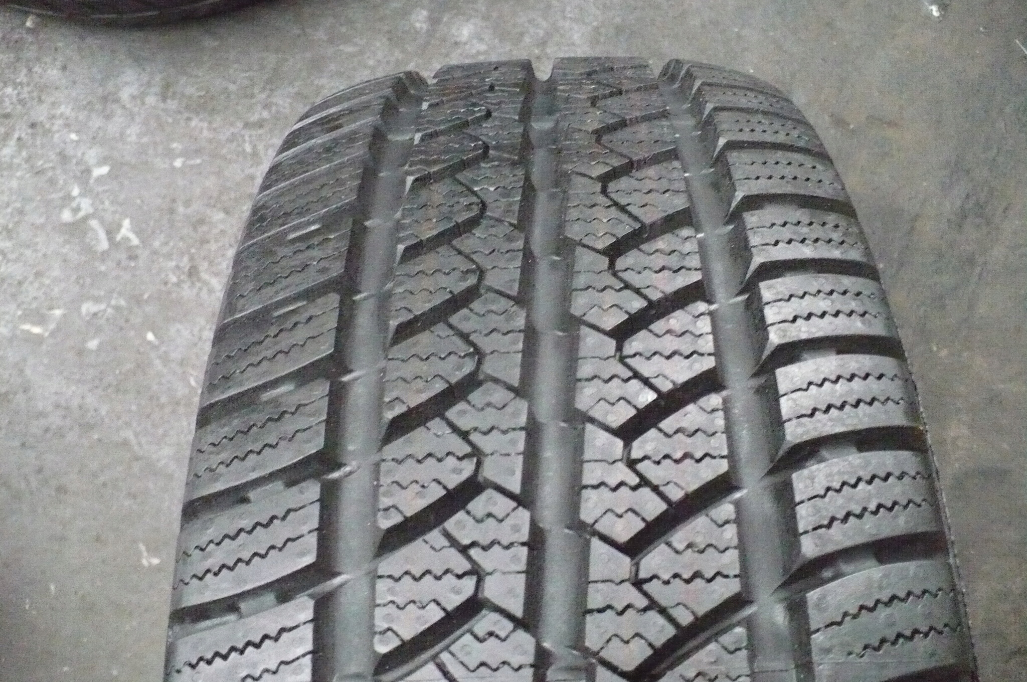 Semperit Van Grip 215/65R16C Nová 2022