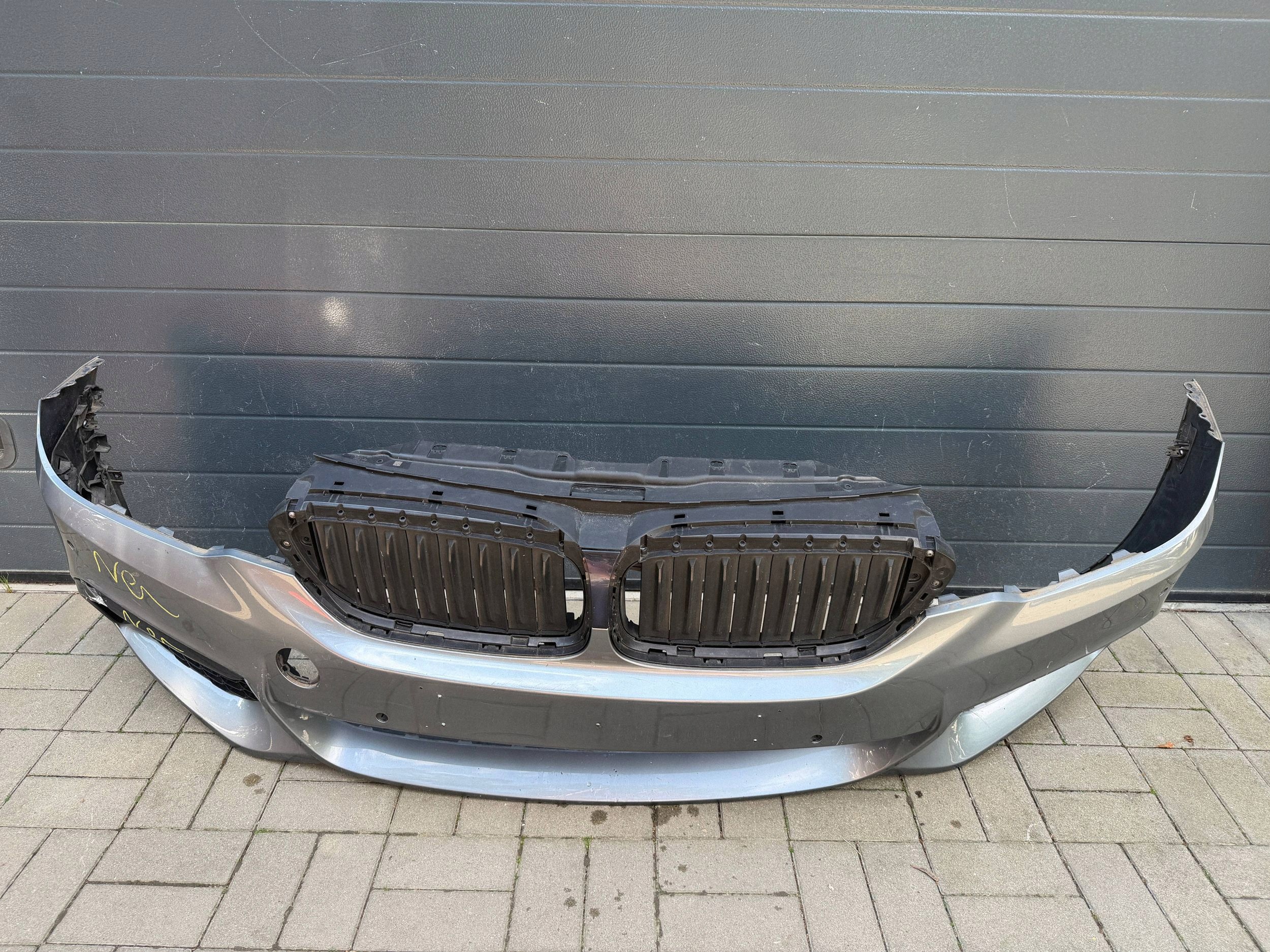 Bmw 5 G30 G31 blinds 16- M pakiet bumper front front