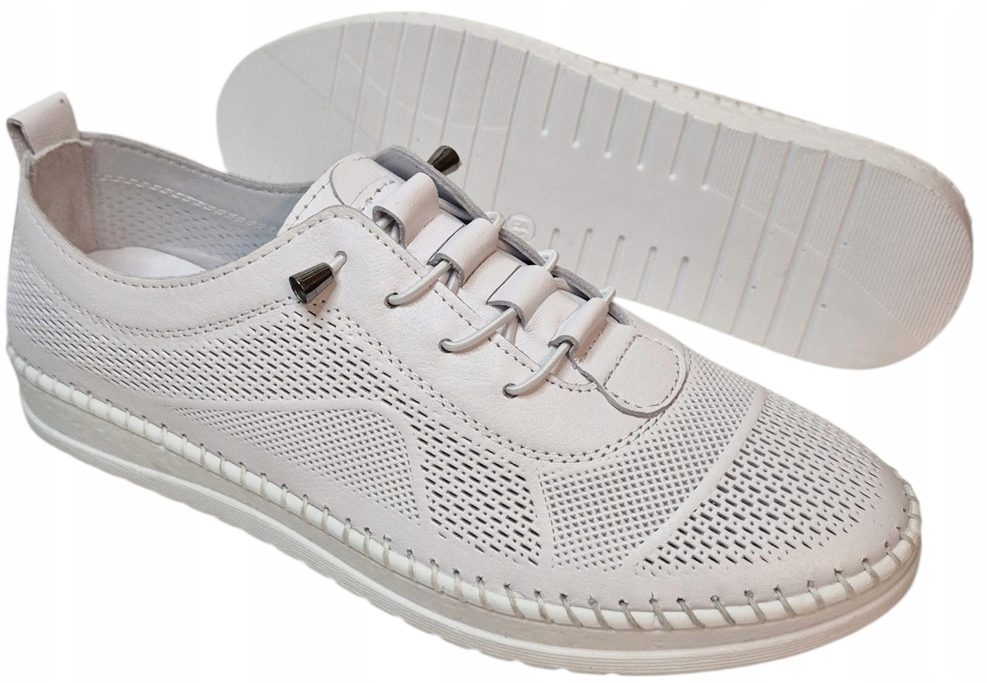 Modo 1922 Bílé polobotky lehké/ažurové kůže/lico vel. 40