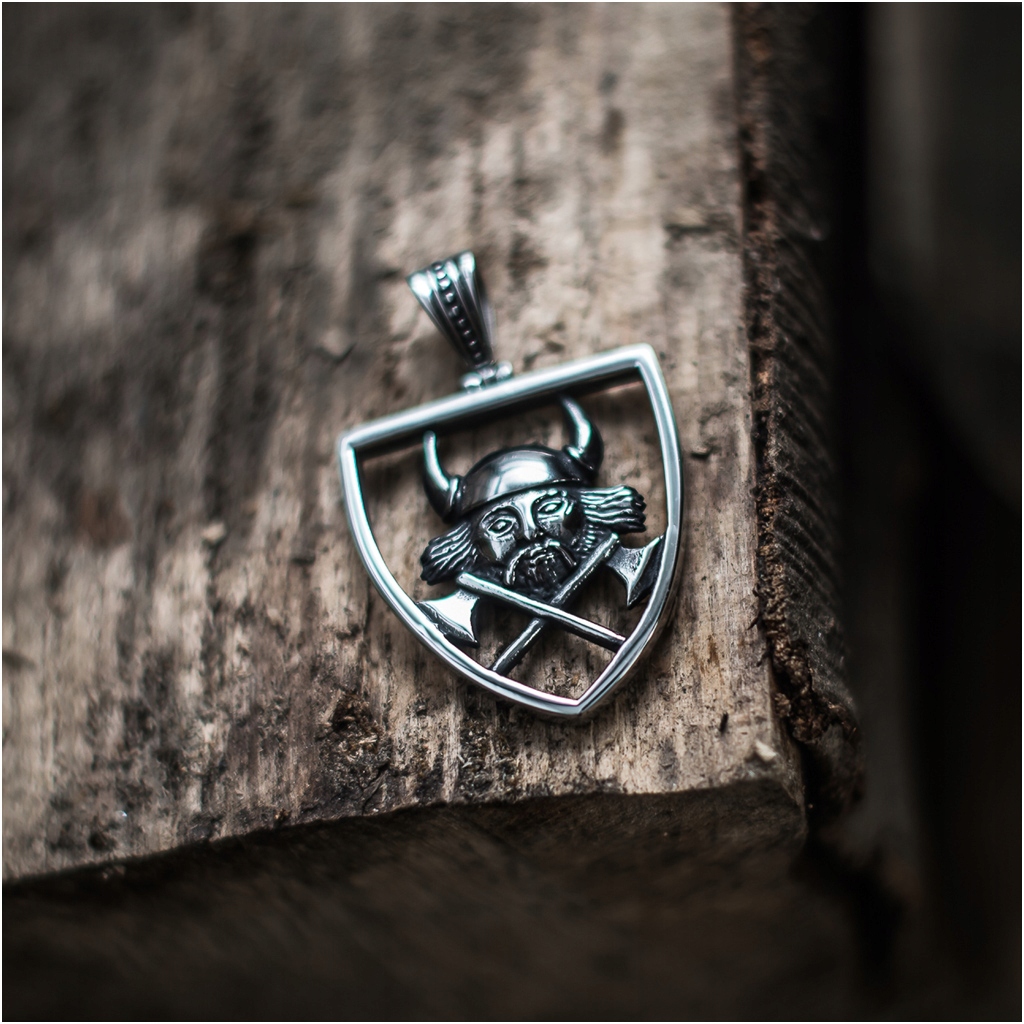 Zawieszka męska WIKING tarcza Herb Godło TOPORY STAL chirurgiczna Materiał stal