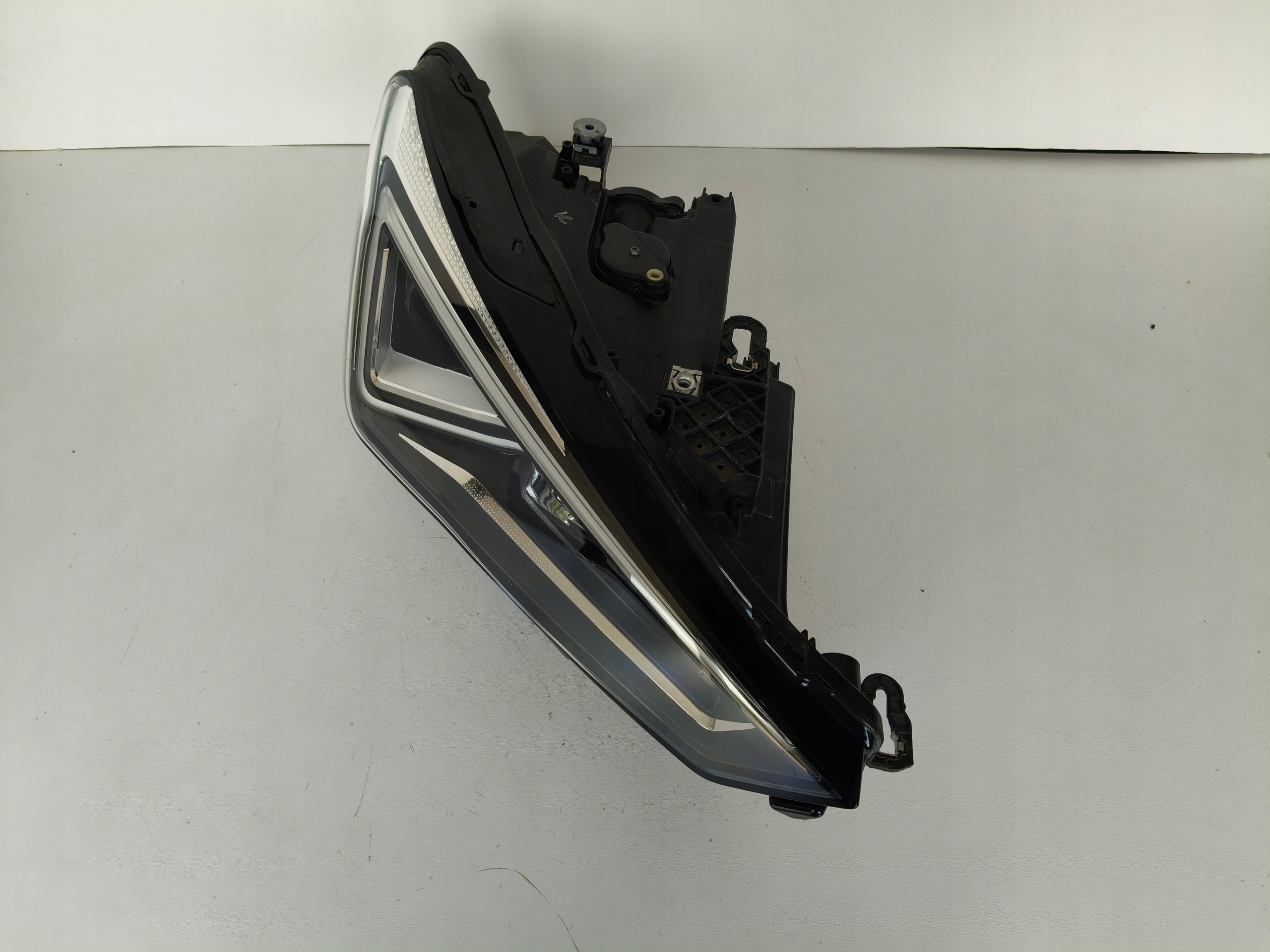 light right REFLEKTOR SEAT LEON IV 4 5FA 20- FULL LED