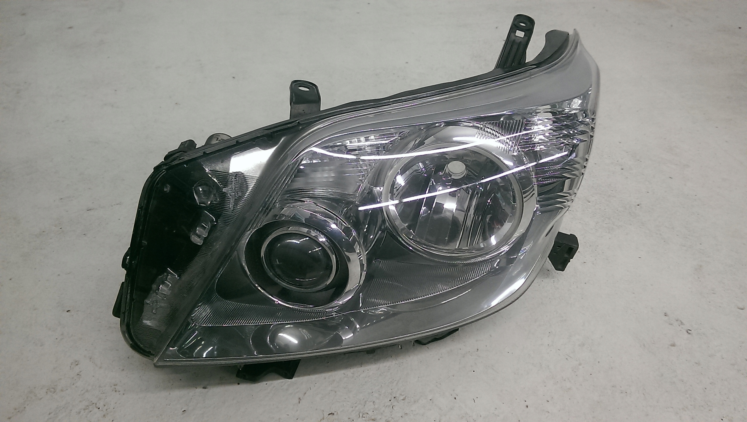 TOYOTA LAND CRUISER 150 ФАРА ПЕРЕД ЛІВА КСЕНОН