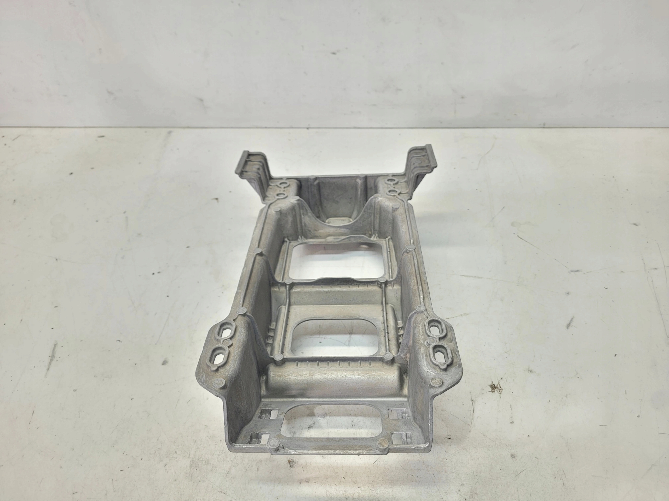 Poignée Support plaque Console Moyen AUDI Q4 E-TRON 89A863233CH