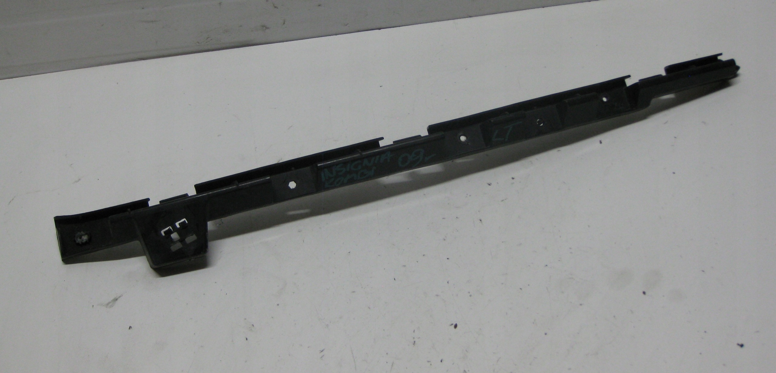 OPEL INSIGNIA A console holder bumper bracket left rear part 13239123