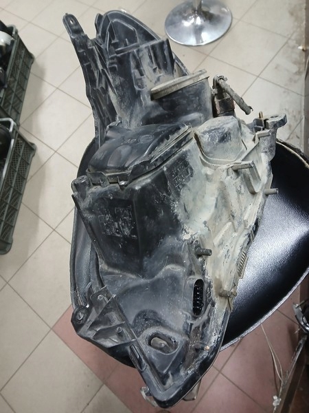 REFLEKTOR right OPEL ASTRA H XENON