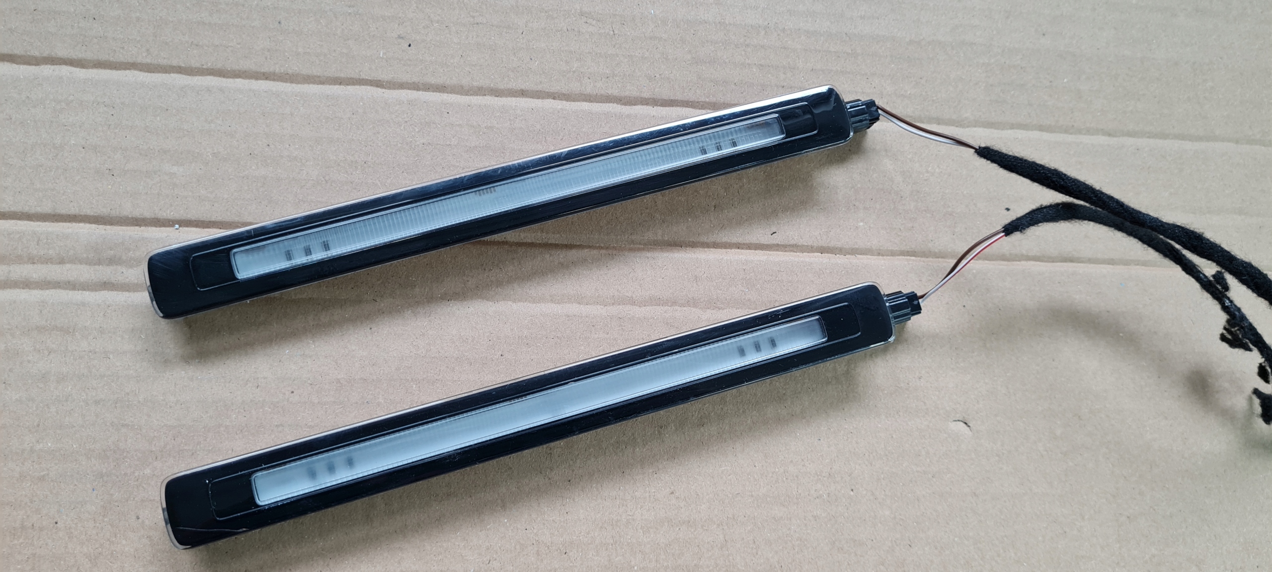 Q5 80A SQ5 light BOCZKA boot LED connecting spoiler 80A947409