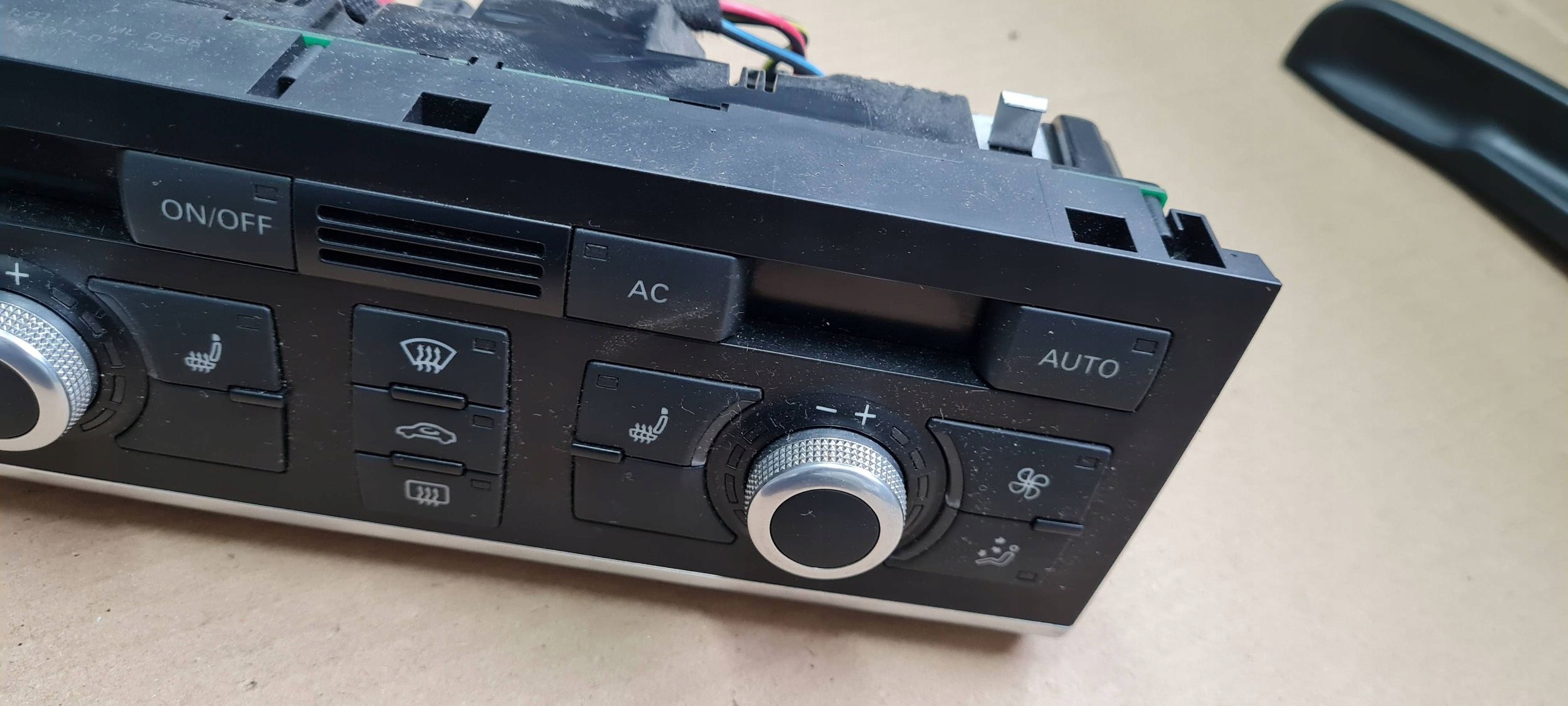 A6 C6 LIFT PANEL klími klimatizaci ANGLIK 4F2820043AA