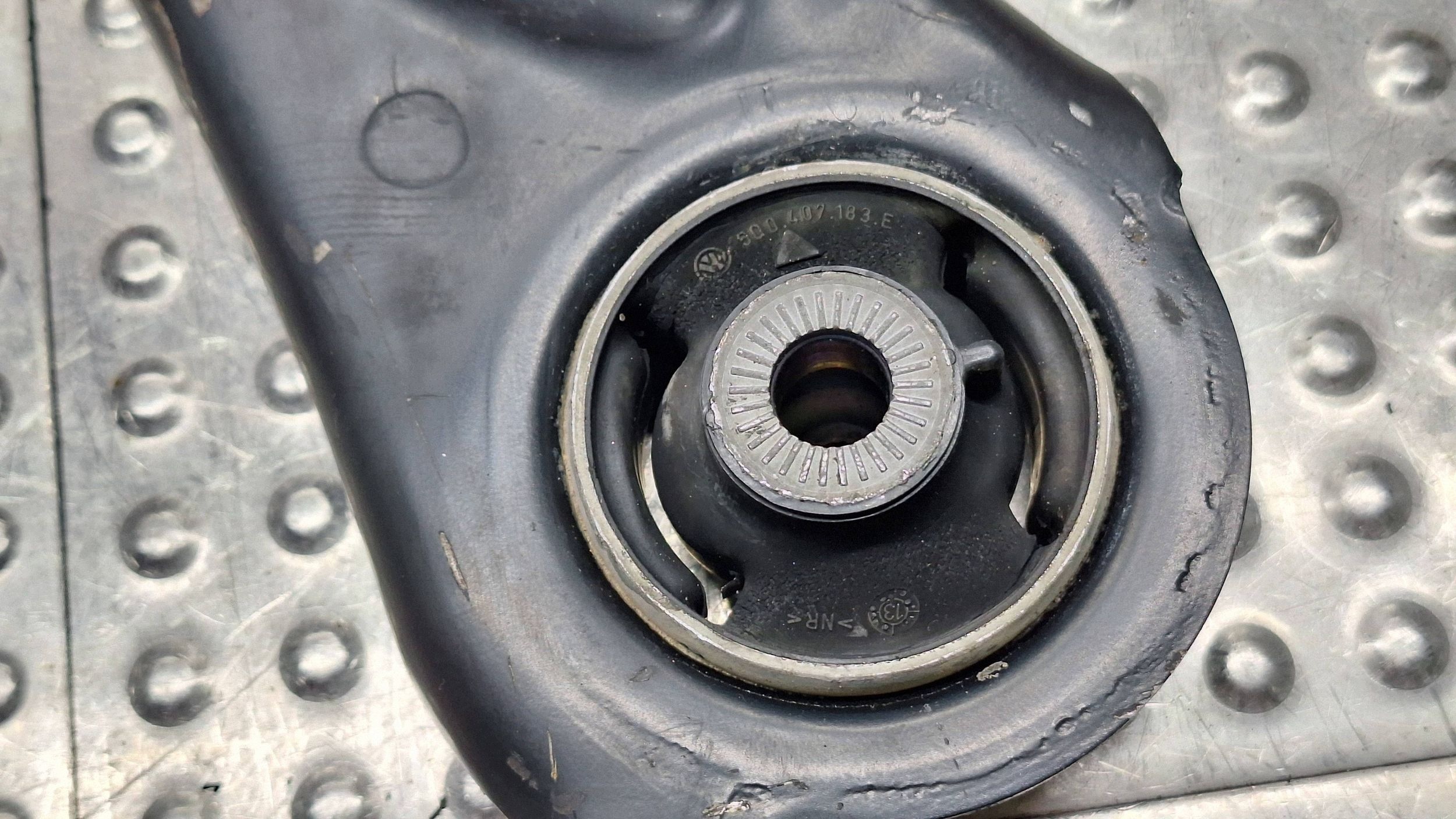 arm left front 5Q0407151J AUDI A3 8V OCTAVIA III LEON III 5F GOLF VII