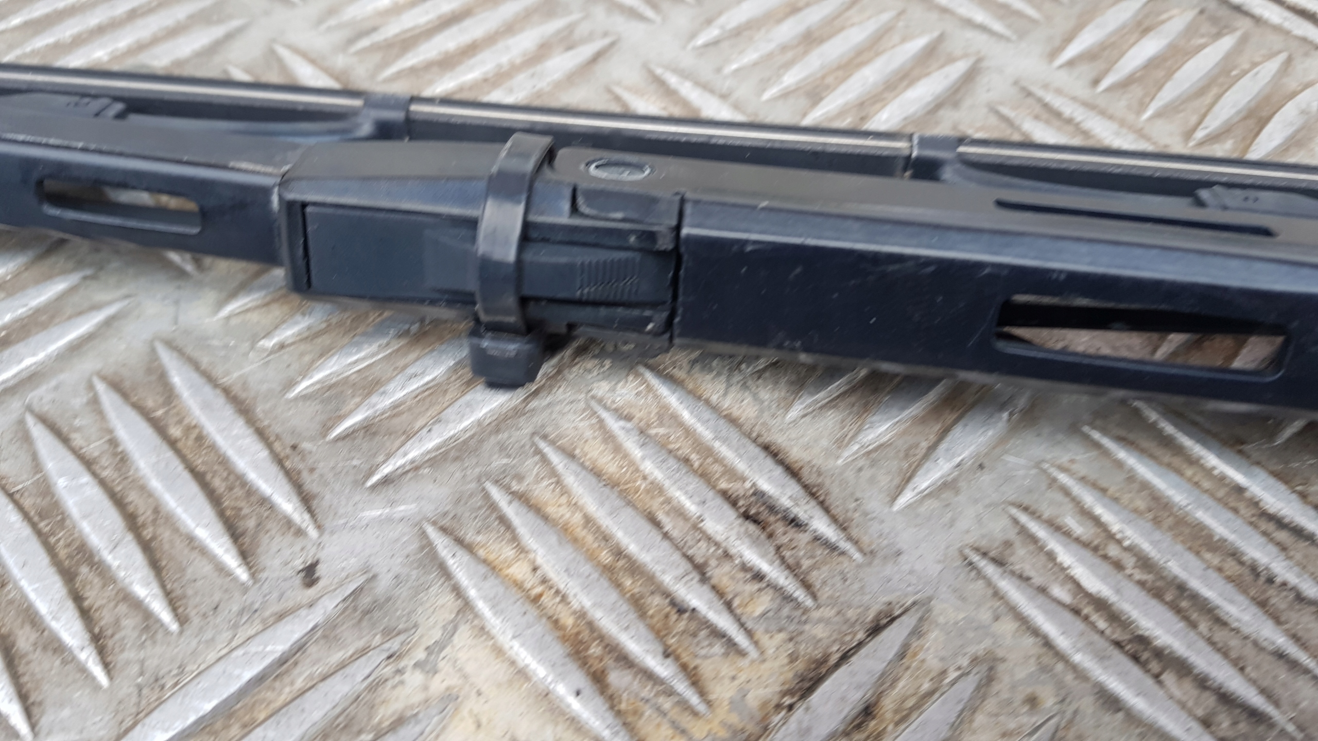 AUDI A4 B6 wiper arm right