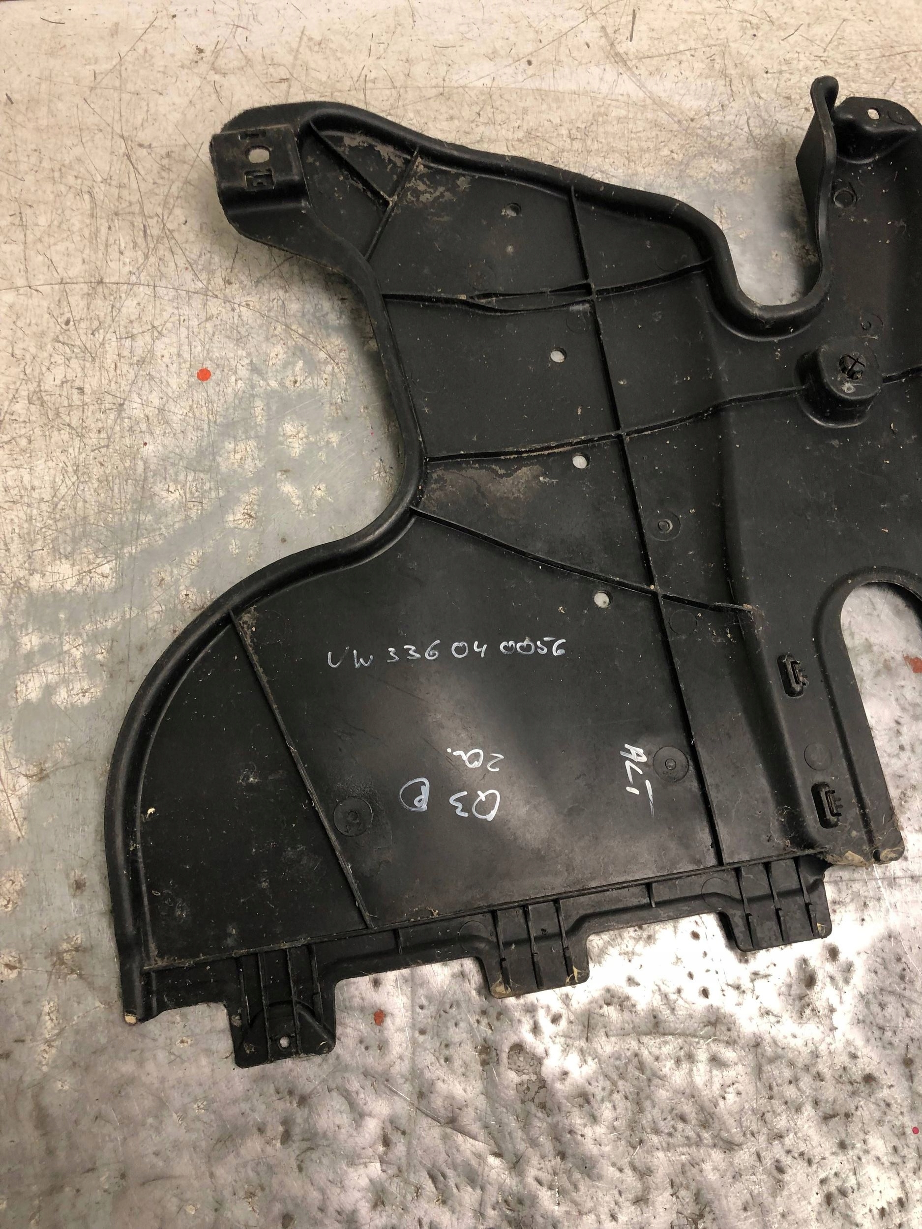 cover chassis AUDI Q3 5QF825206A