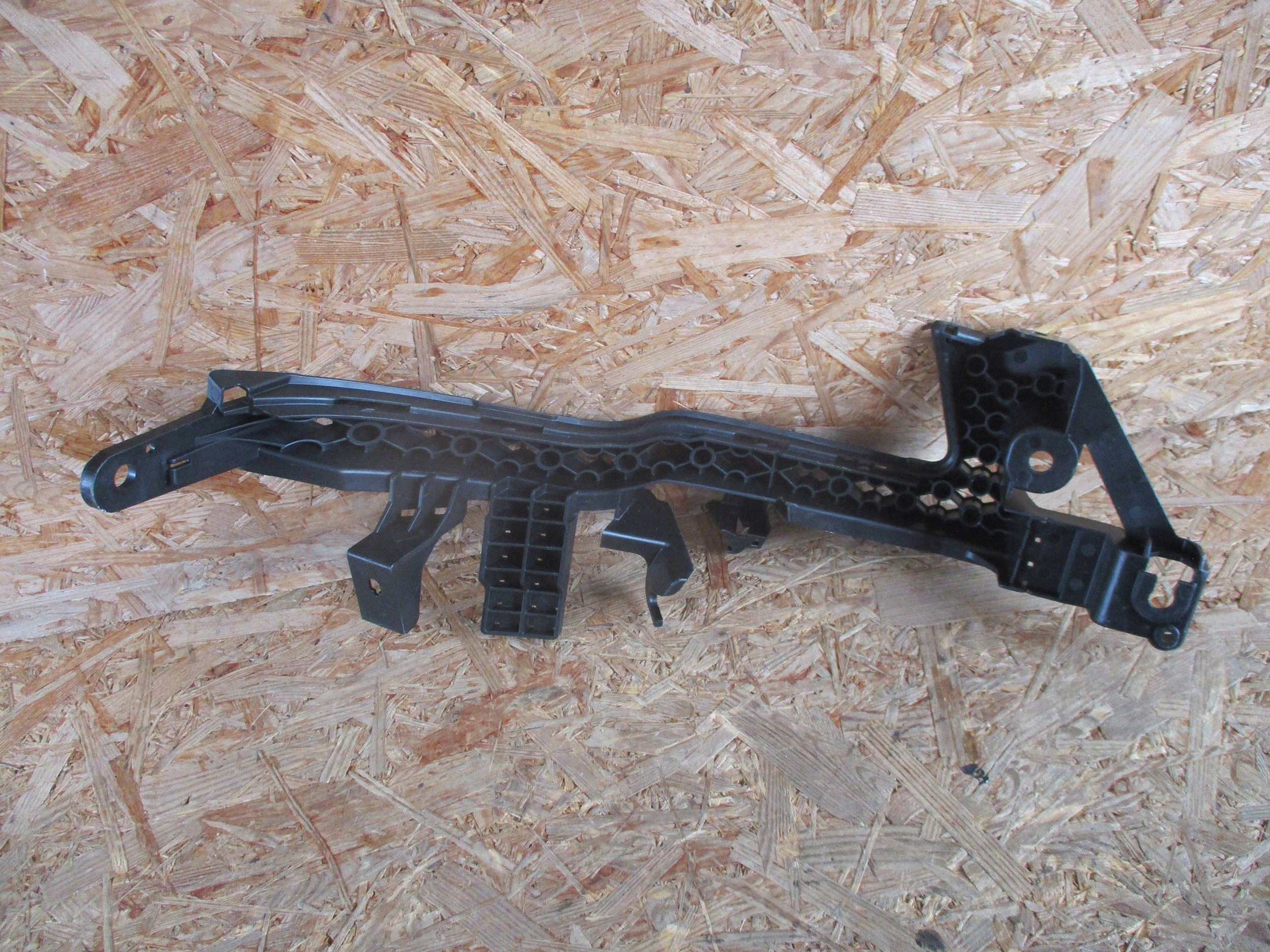 rear light holder front left SUBARU FORESTER V 19