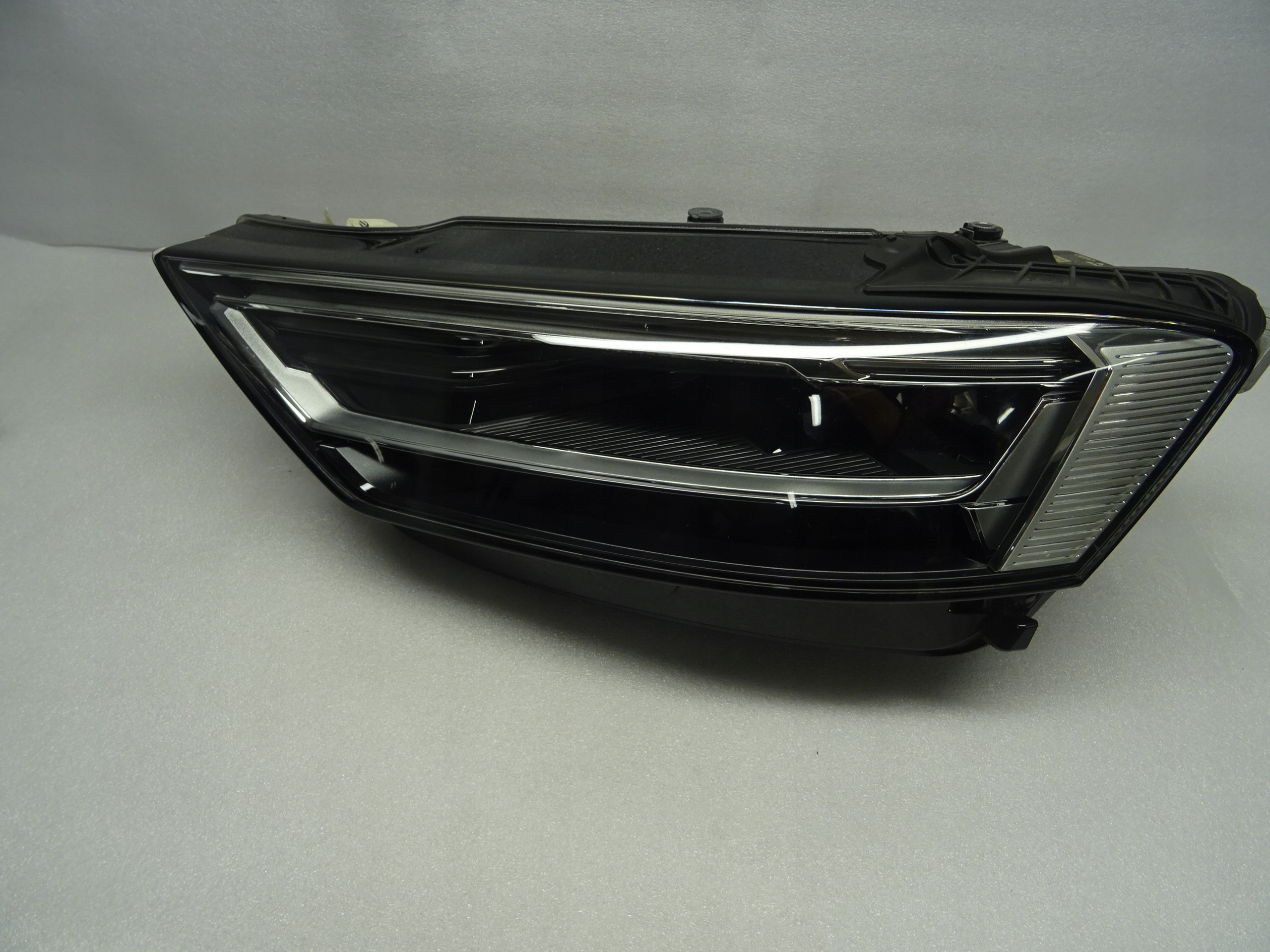 Audi A8 S8 D5 Lampa reflektor 4N0941034 4N0941033 Typ samochodu Samochody osobowe