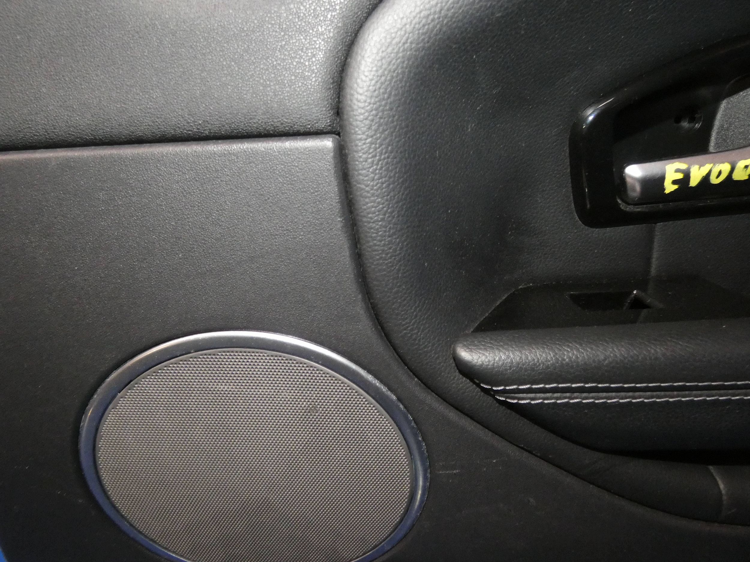 RANGE ROVER EVOQUE and L538 side upholstery door left rear part