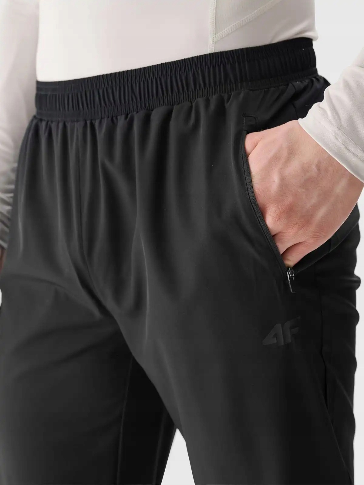 Rychleschnoucí sportovní kalhoty 4F M0837 do posilovny, na běhání, S